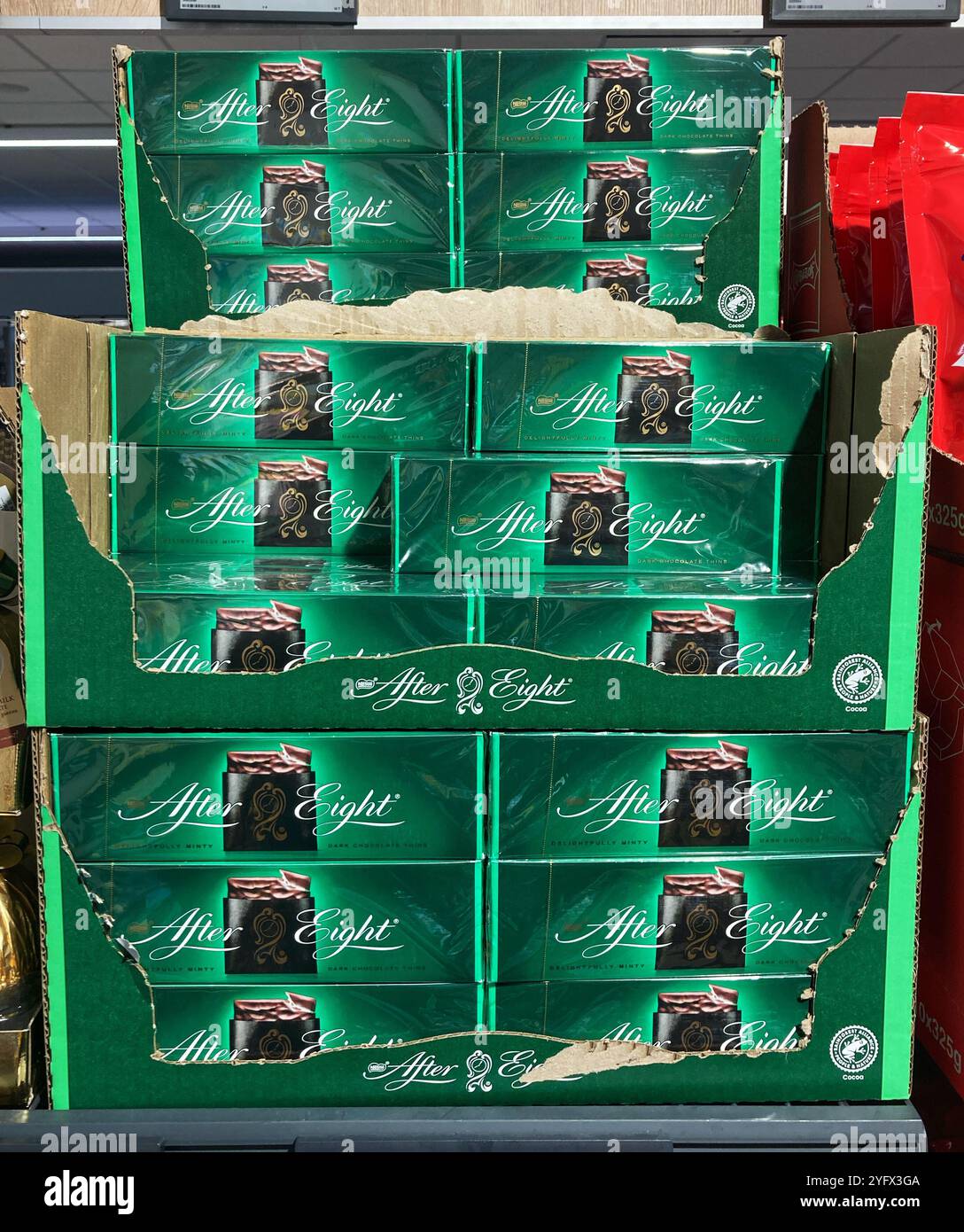 Boîtes de After Eight Mints à vendre dans un magasin local Banque D'Images