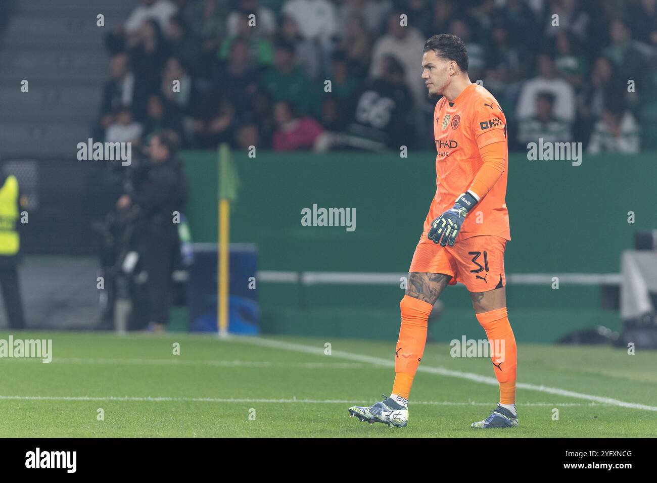 05 novembre 2024. Lisbonne, Portugal. Le gardien brésilien de Manchester City Ederson Moraes (31) en action lors du match de la phase de groupes pour l'UEFA Champions League, Sporting vs Manchester City crédit : Alexandre de Sousa/Alamy Live News Banque D'Images