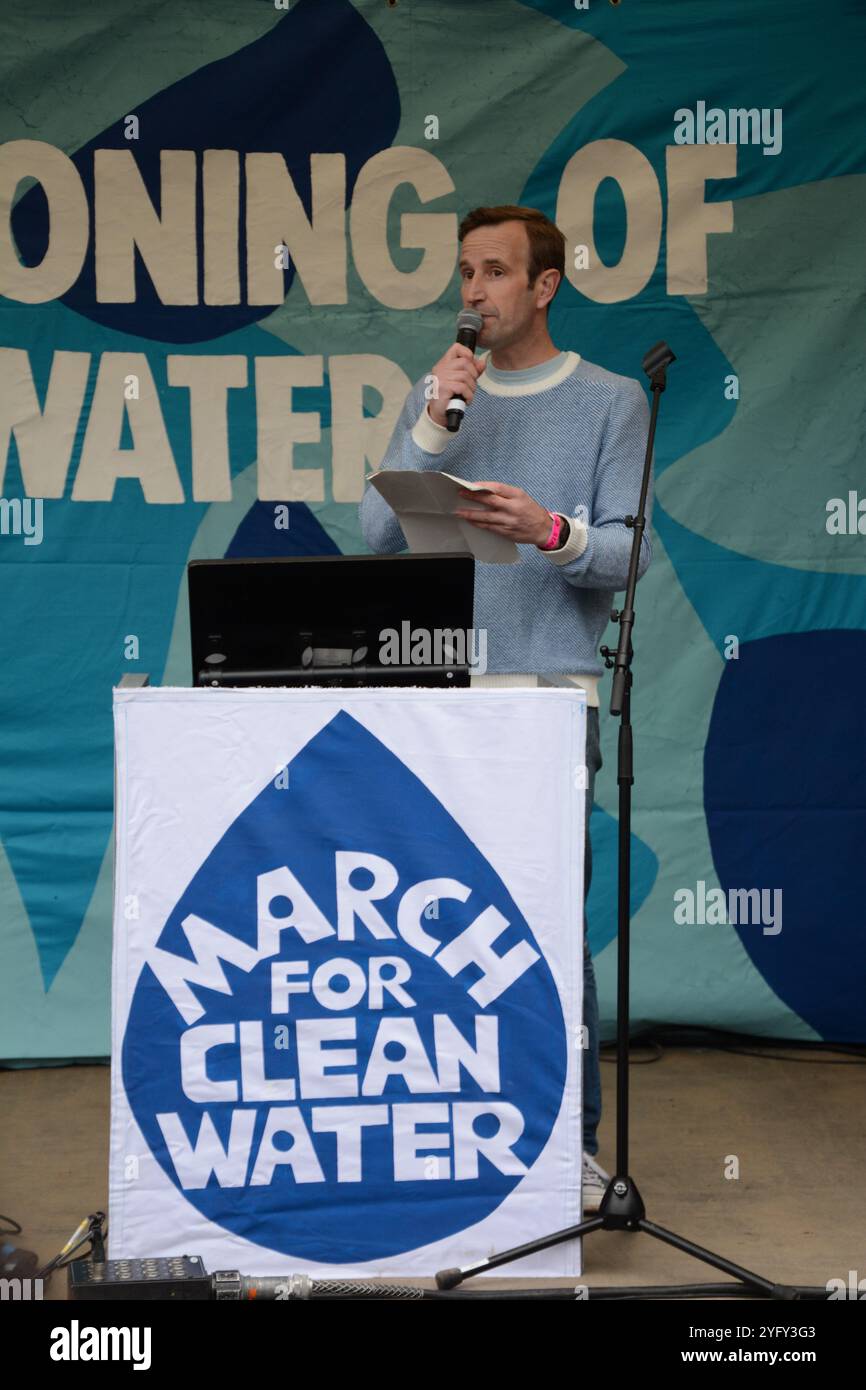 The River action March for Clean Water à Londres le 3 novembre 2024 - arrêtez d'empoisonner notre eau Banque D'Images