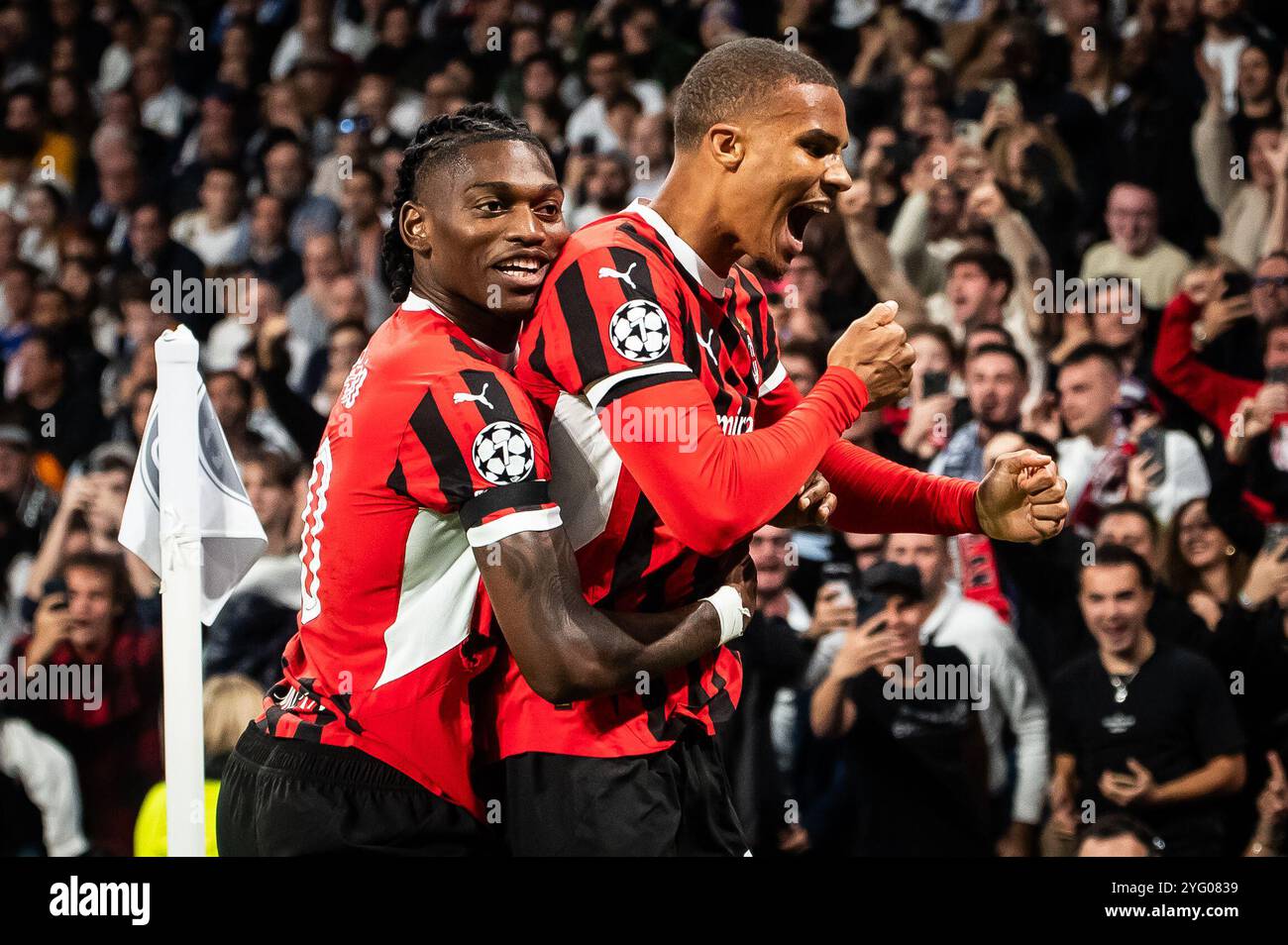 Madrid, Espagne, Espagne. 5 novembre 2024. Malick THIAW de l'AC Milan célèbre son but avec Rafael LEAO de l'AC Milan lors du match MD4 de l'UEFA Champions League entre le Real Madrid CF et l'AC Milan au stade Santiago Bernabeu le 05 novembre 2024 à Madrid, Espagne. (Crédit image : © Matthieu Mirville/ZUMA Press Wire) USAGE ÉDITORIAL SEULEMENT! Non destiné à UN USAGE commercial ! Banque D'Images