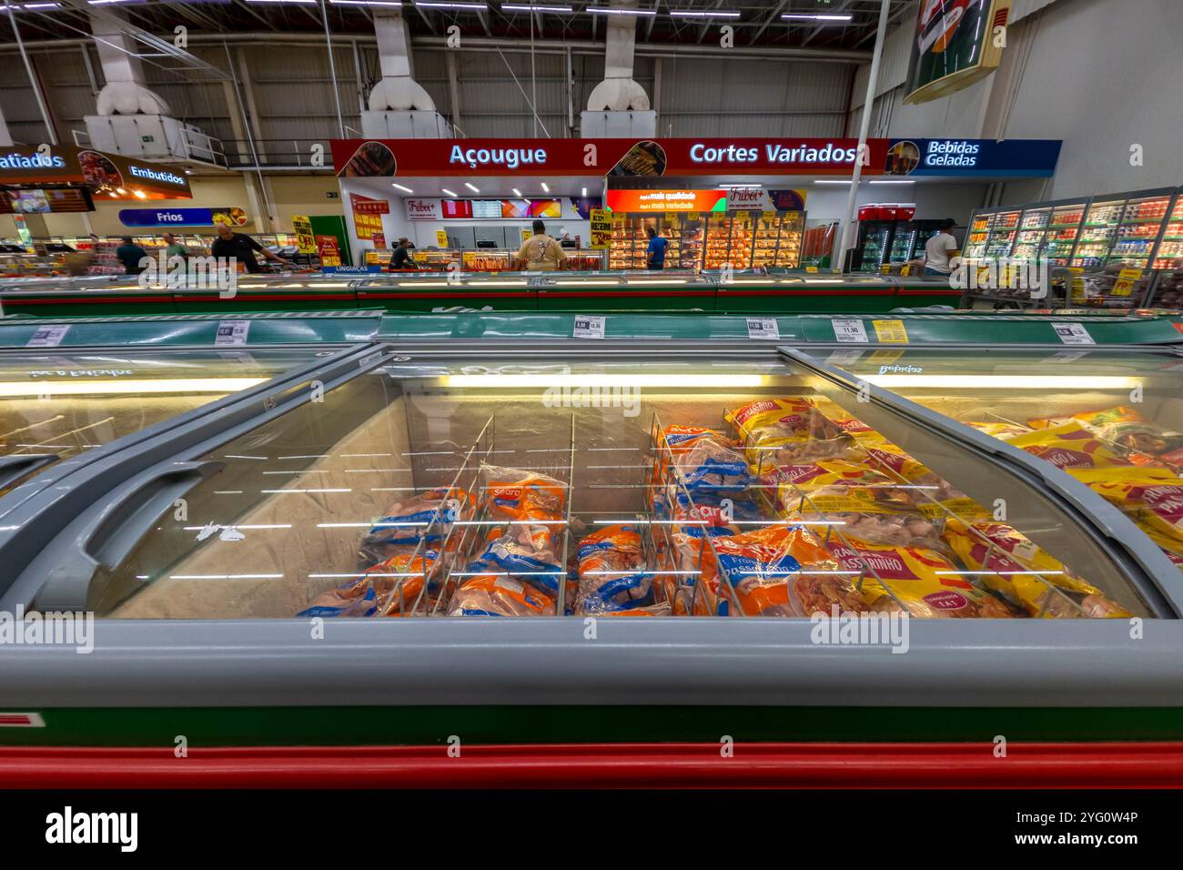 Marília, SP - 05.11.2024 : PREÇOS DAS CARNES AUMENTAM - section viande et boucherie dans un supermarché de la ville de Marília, SP. Les prix de la viande augmentent pour atteindre un niveau record en octobre. Augmentation de 4,18 pour cent (photo : Alf Ribeiro/Fotoarena) Banque D'Images