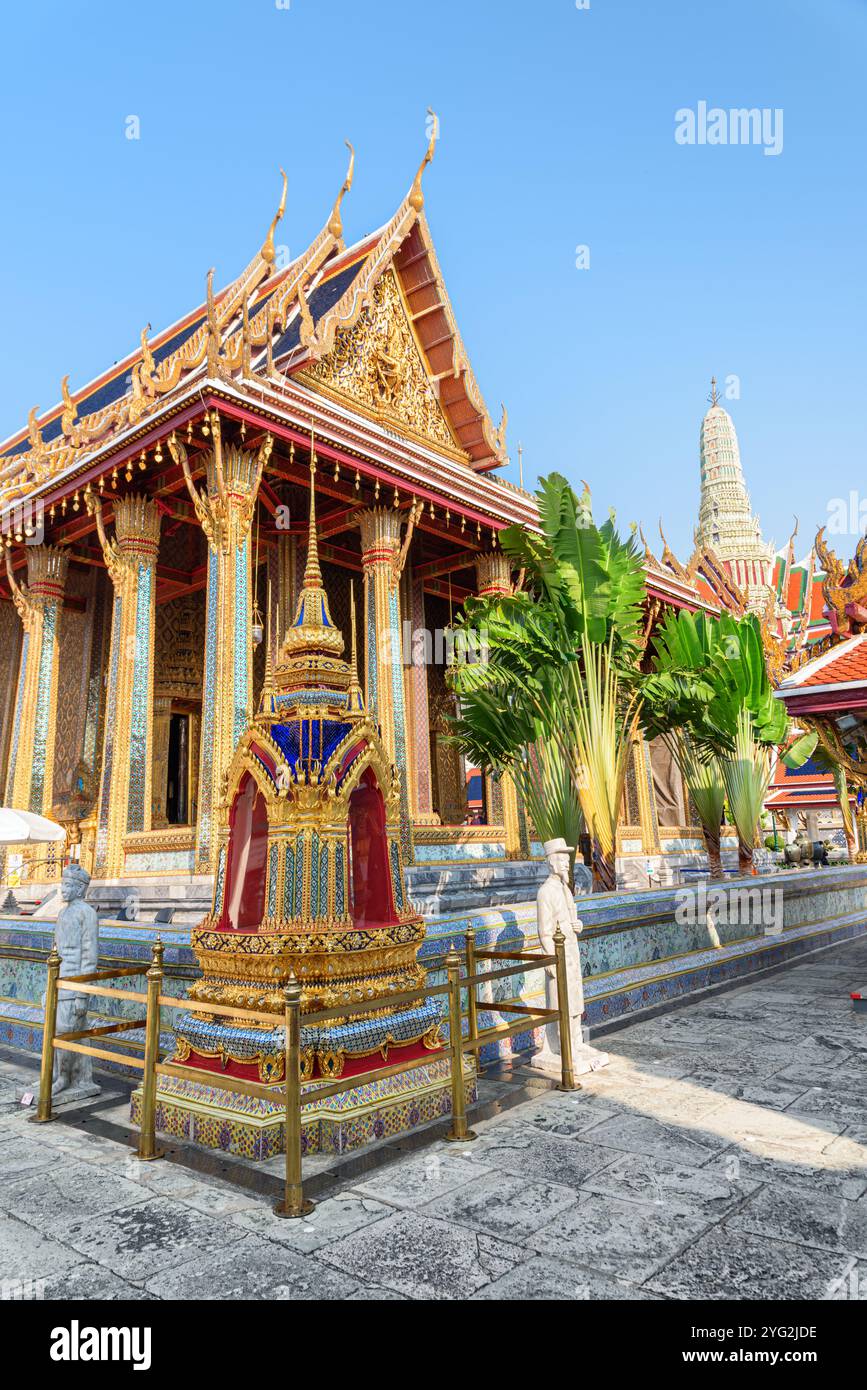 Le Phra Ubosot au Wat Phra Kaew à Bangkok, Thaïlande Banque D'Images