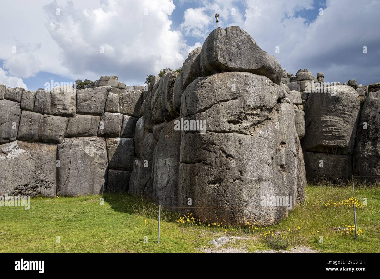 Murs mégalithiques de Sacsayhuaman, Sacsayhuaman, Cusco, Pérou, Amérique du Sud Banque D'Images