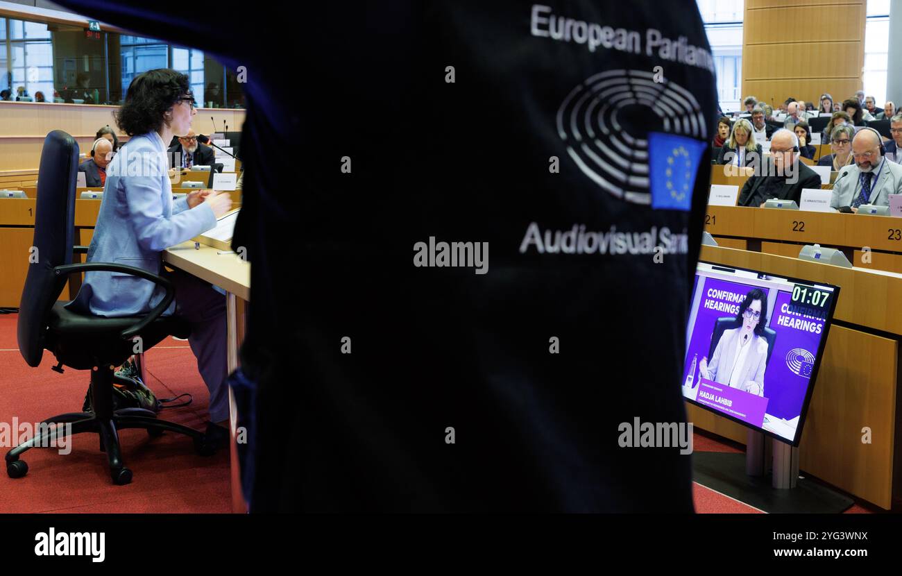 Bruxelles, Belgique. 06 novembre 2024. La ministre sortante des Affaires étrangères Hadja Lahbib photographiée lors des auditions de confirmation des commissaires européens désignés au Parlement européen (04-12/11), mercredi 06 novembre 2024, à Bruxelles. La ministre belge des Affaires étrangères sortante, Lahbib, passera son audition au Parlement européen ce mercredi. Une séance d'interrogatoire qui se veut une sorte d'examen pour le poste de commissaire européen. Un poste pour lequel elle a postulé, via le parti libéral MR. BELGA PHOTO BENOIT DOPPAGNE crédit : Belga News Agency/Alamy Live News Banque D'Images