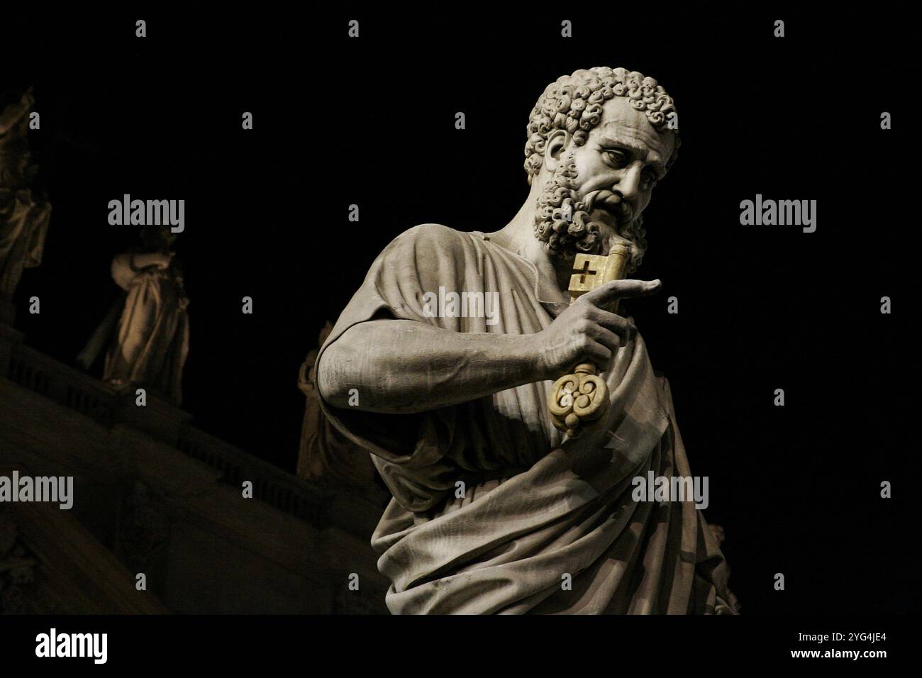 Saint Pierre (1er siècle av. J.-C. - 67 AD). Apôtre de Jésus de Nazareth et premier pape de l'Église catholique. Détail de la statue à l'extérieur de la basilique Pierre. Cité du Vatican. Banque D'Images