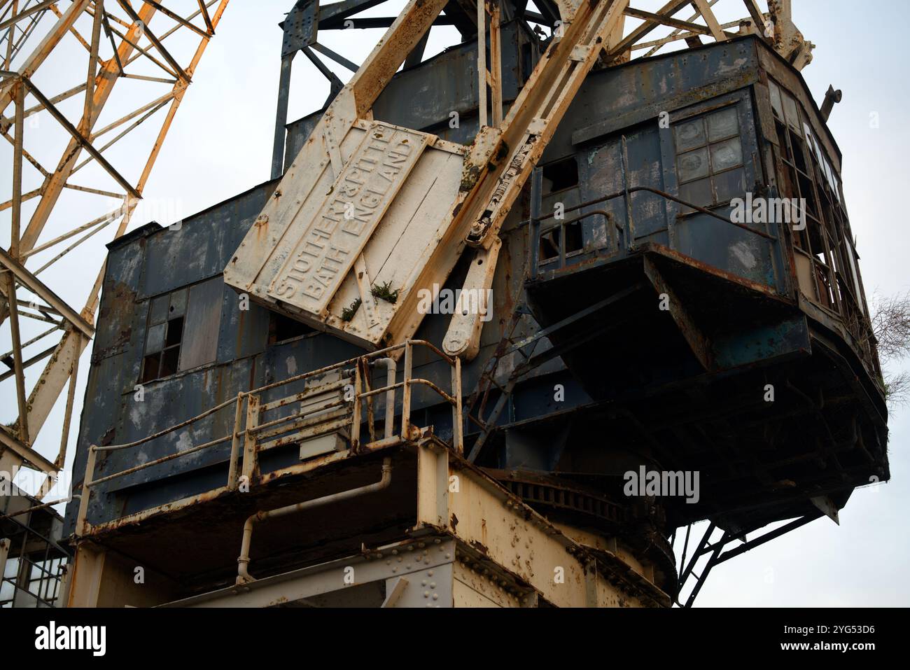 Stothert désaffectées et Pitt grue à quai avec des fenêtres cassées, Leith Dock, Leith, Edinburgh, Ecosse, Royaume-Uni Banque D'Images