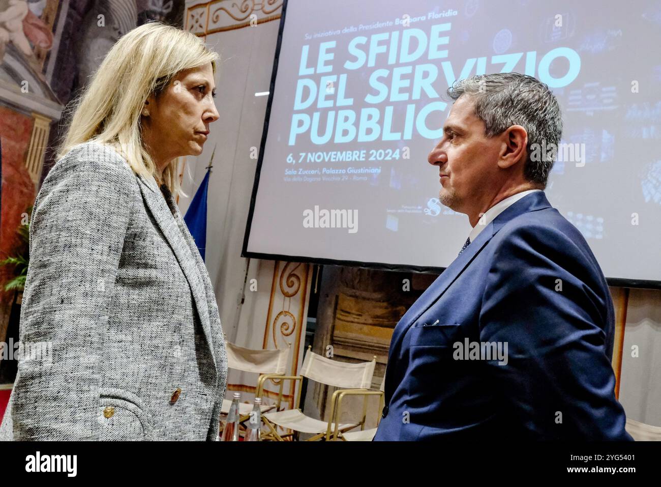 Simona Ages presidente RAI, Alberto Baracchini sottosegretario all'editoria, in occasione del convegno ‘le sfide del Servizio Pubblico, ripensare il servizio radio televisivo nell'ERA digitale'. Senato a Roma, Mercoledì ; 06 novembre 2024 (foto Mauro Scrobogna/LaPresse) Simona Ages Président de la RAI, Alberto Baracchini sous-secrétaire à l'édition à l'occasion de la conférence "les défis de la fonction publique, repenser le service de radio et de télévision à l'ère numérique". Sénat à Rome - mercredi 06 novembre 2024. (Photo de Mauro Scrobogna/LaPre Banque D'Images