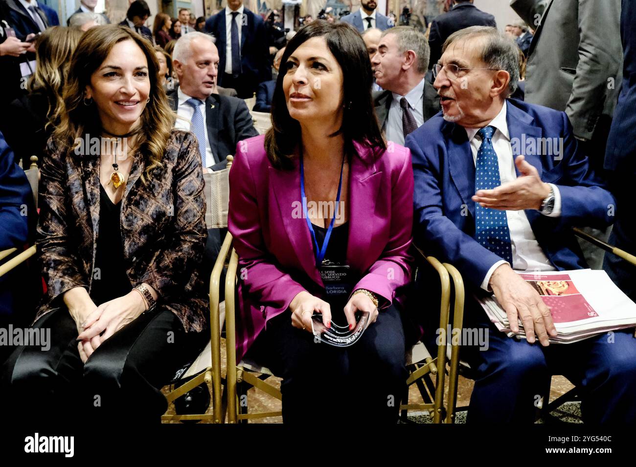 Maria Castellone M5S, Barbara Floridia M5S, presidente commissione vigilanza Rai, il Presidente del Senato Ignazio la Russa in occasione del convegno ‘le sfide del Servizio Pubblico, ripensare il servizio radio televisivo nell'ERA digitale'. Senato a Roma, Mercoledì ; 06 novembre 2024 (foto Mauro Scrobogna/LaPresse) Maria Castellone M5S, Barbara Floridia M5S, Présidente de la Commission de surveillance de la RAI, le Président du Sénat Ignazio la Russa à l'occasion de la conférence "les défis de la fonction publique, repenser le service de radio et de télévision Banque D'Images