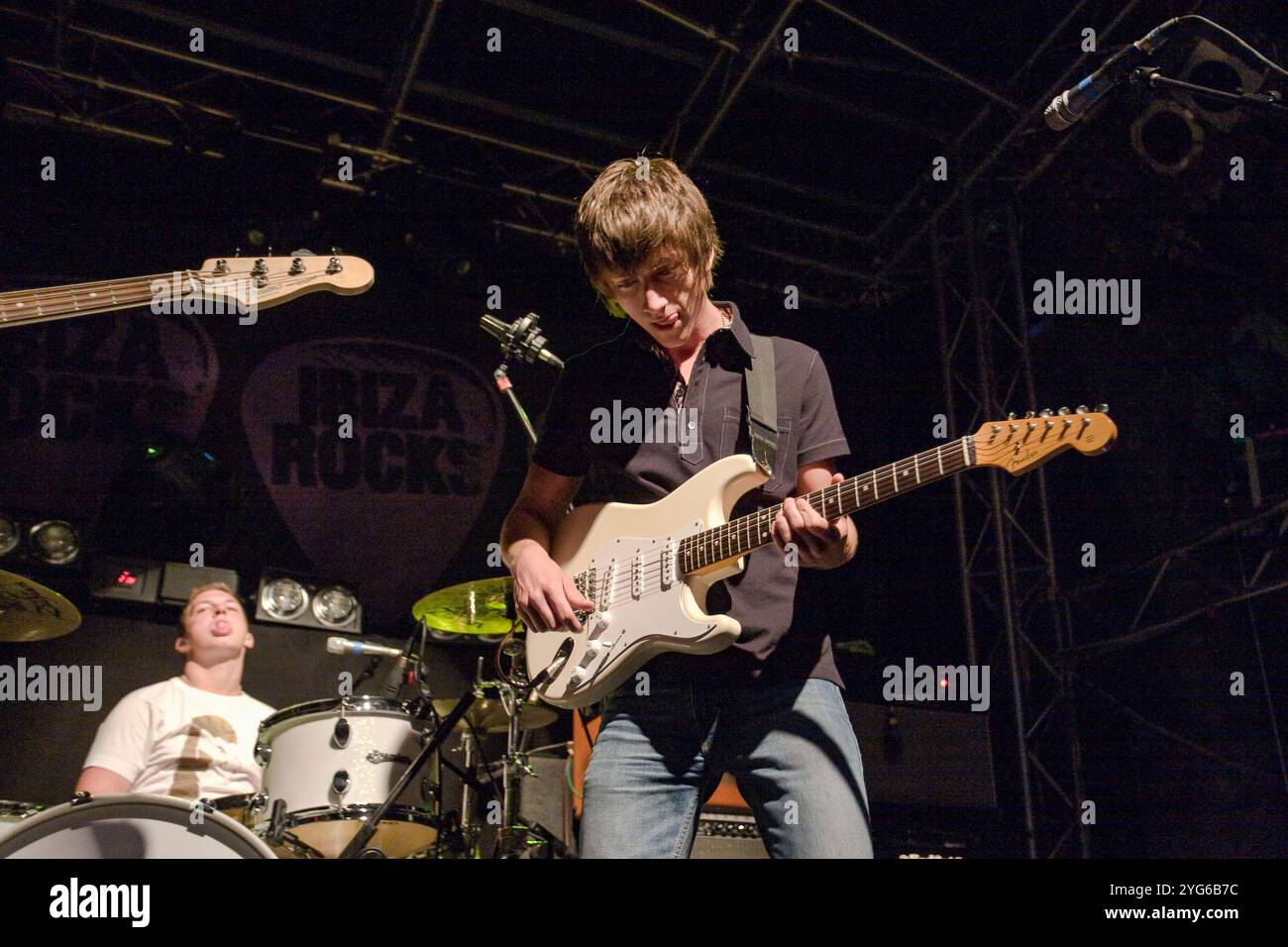 Arctic Monkeys se produisant au Bar M, Ibiza, 1er septembre 2007, Ibiza, Espagne. Banque D'Images Arctic Monkeys se produisant au Bar M, Ibiza, 1er septembre 2007, Ibiza, Espagne. Banque D'Images