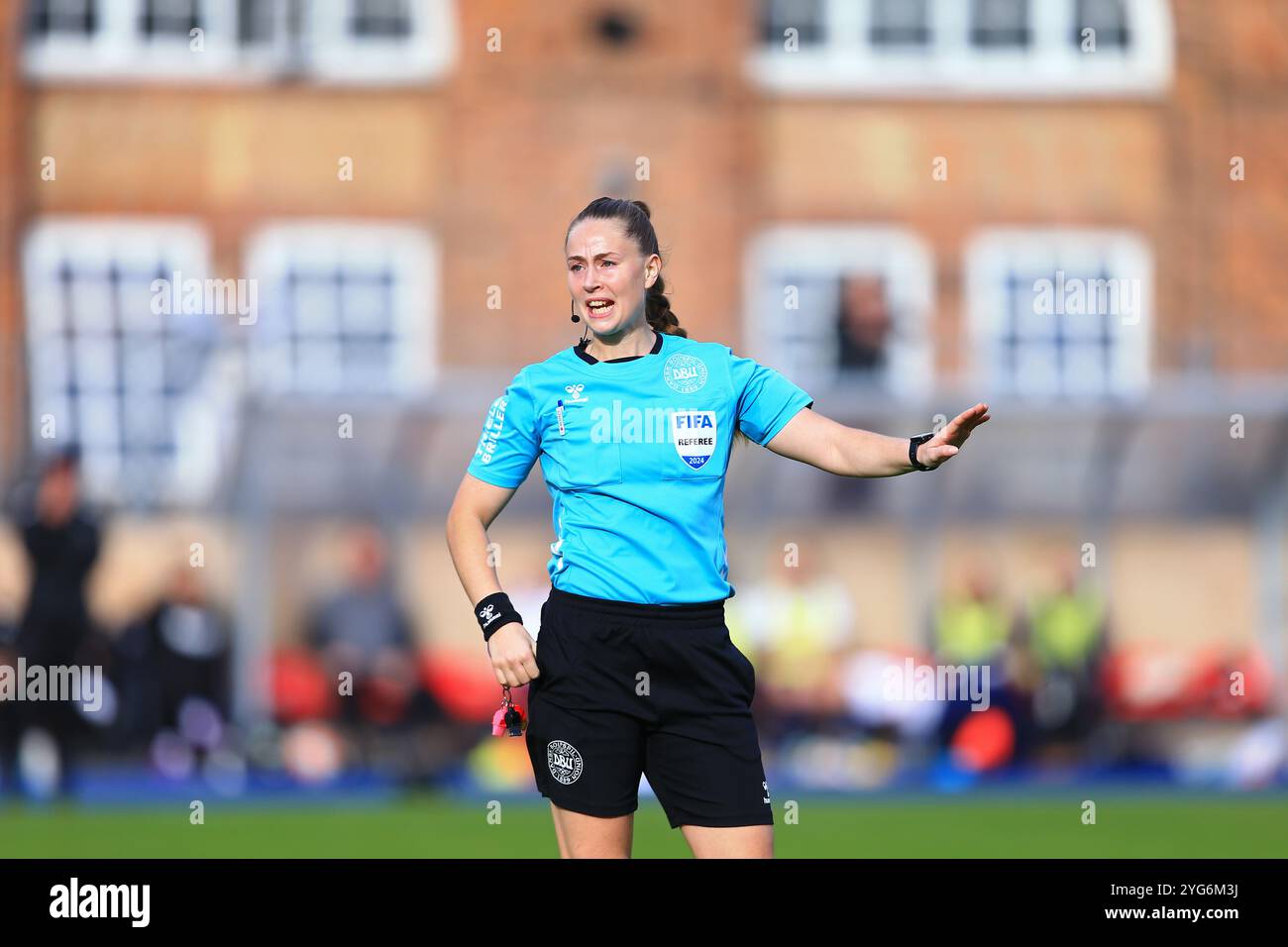 Copenhague, Danemark. 20 octobre 2024. Arbitre Frederikke Sokjaer vu lors du match de Gjensidige Kvindeliga entre B.93 et Fortuna Hjorring au stade Osterbro à Copenhague. Banque D'Images