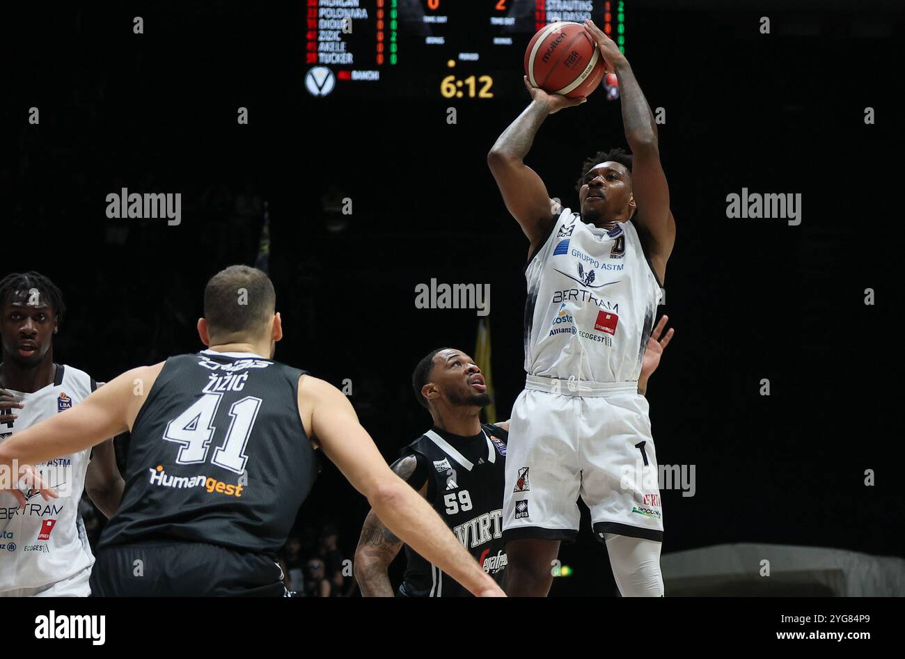 Christian Vital (Tortona) lors du match du championnat de basket-ball italien de la série A1 de la LBA entre Segafredo Virtus Bologna et Bertram Derthona Tortona à Unipol Arena, Casalecchio (Bologne), Italie, 6 novembre 2024 - photo : Michele Nucci Banque D'Images