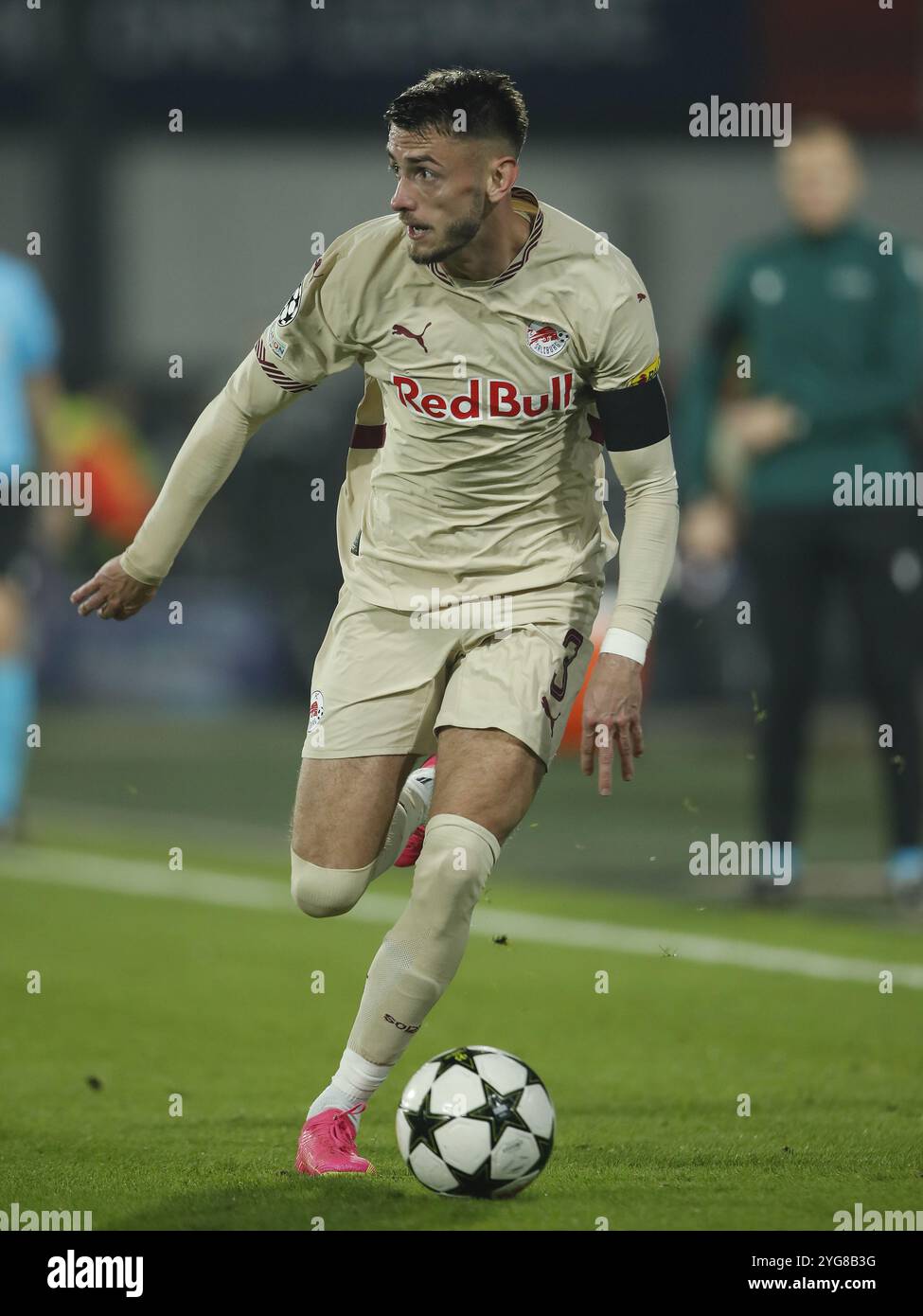 ROTTERDAM - Aleksa Terzic du FC RB Salzburg lors du match de l'UEFA Champions League entre le Feyenoord Rotterdam et le FC RB Salzburg au Feyenoord Stadium de Kuip le 6 novembre 2024 à Rotterdam, pays-Bas. ANP | Hollandse Hoogte | BART STOUTJESDIJK Banque D'Images