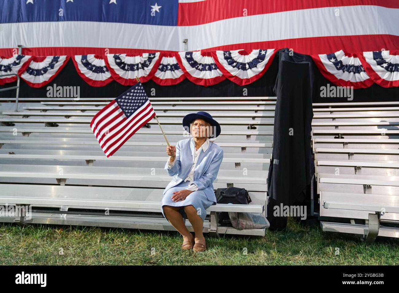 Washington, DC, États-Unis. 6 novembre 2024, Mary Clement, de Silver Spring, Maryland, après avoir assisté à un discours de concession prononcé par la vice-présidente américaine et candidate démocrate à la présidence Kamala Harris à son Alma mater, Howard University, le 6 novembre 2024, à Washington, DC, ÉTATS-UNIS. (Photo de Julia Beverly/Alamy Live News) Banque D'Images