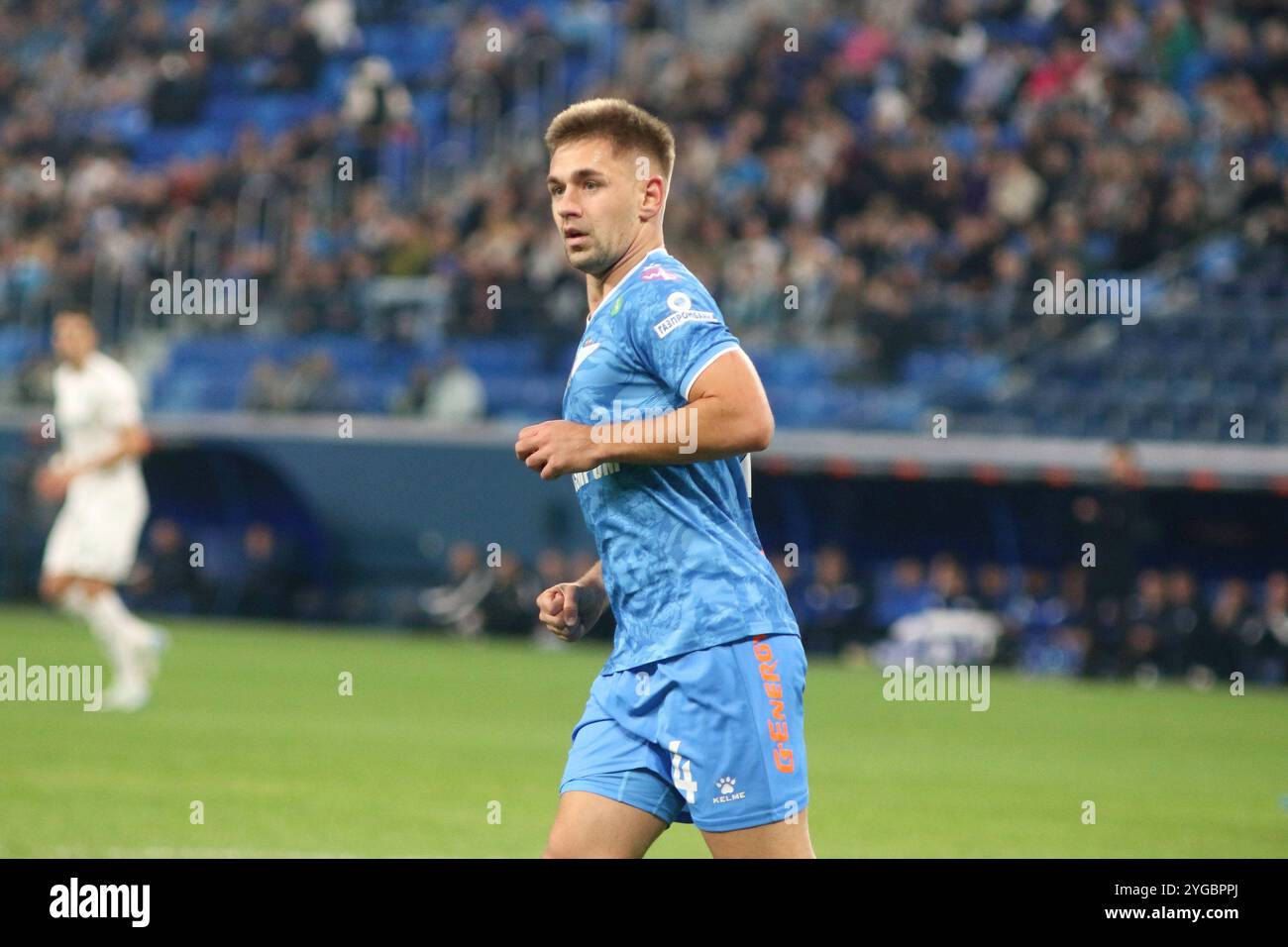 Saint-Pétersbourg, Russie. 06 novembre 2024. Yuri Gorshkov (4) de Zenit vu en action lors de la finale 1/4 de la Coupe de Russie en RPL, le premier match de football entre Zenit Saint-Pétersbourg et Akhmat Grozny à Gazprom Arena. Score final ; Zenit 3:0 Akhmat. (Photo de Maksim Konstantinov/SOPA images/SIPA USA) crédit : SIPA USA/Alamy Live News Banque D'Images