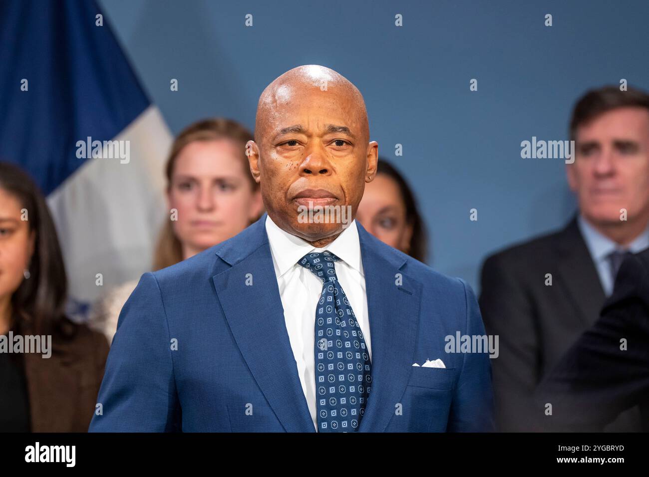 New York, États-Unis. 06 novembre 2024. Le maire de New York, Eric Adams, s'exprime lors d'un point de presse sur les impacts de l'élection présidentielle de 2024 sur la ville de New York à l'hôtel de ville de New York. Le maire Adams a félicité le président élu de l’ancien président Trump pour sa victoire électorale pour un second mandat. Le maire Adams a promis que la ville de New York continuera à protéger les droits des femmes, des immigrants et des millions d'autres New-Yorkais. Crédit : SOPA images Limited/Alamy Live News Banque D'Images