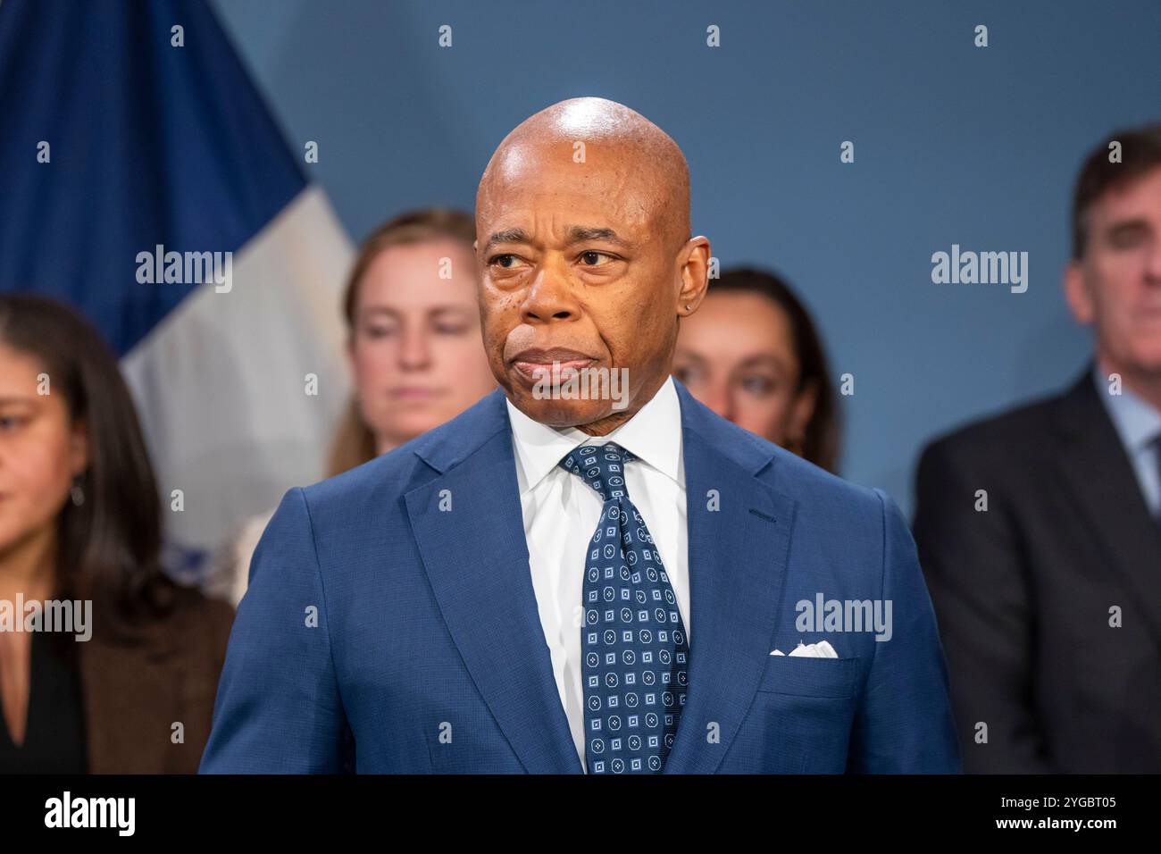 New York, États-Unis. 06 novembre 2024. Le maire de New York, Eric Adams, s'exprime lors d'un point de presse sur les impacts de l'élection présidentielle de 2024 sur la ville de New York à l'hôtel de ville de New York. Le maire Adams a félicité le président élu de l’ancien président Trump pour sa victoire électorale pour un second mandat. Le maire Adams a promis que la ville de New York continuera à protéger les droits des femmes, des immigrants et des millions d'autres New-Yorkais. Crédit : SOPA images Limited/Alamy Live News Banque D'Images
