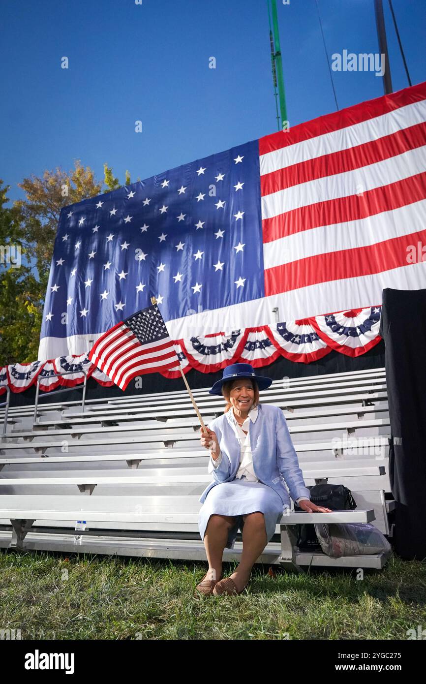 Washington, DC, États-Unis. 6 novembre 2024, Mary Clement, de Silver Spring, Maryland, après avoir assisté à un discours de concession prononcé par la vice-présidente américaine et candidate démocrate à la présidence Kamala Harris à son Alma mater, Howard University, le 6 novembre 2024, à Washington, DC, ÉTATS-UNIS. (Photo de Julia Beverly/Alamy Live News) Banque D'Images