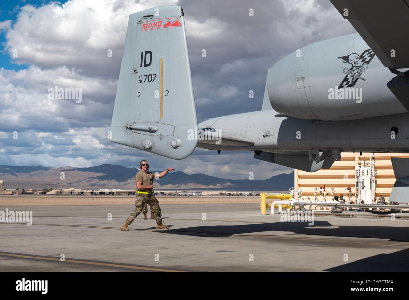 Le Sgt-capitaine Reese Spears, un chef d'équipage affecté à la 124e escadre de chasse, Boise, Idaho, effectue des vérifications avant vol d'un A-10 Thunderbolt II avant un GRE Banque D'Images