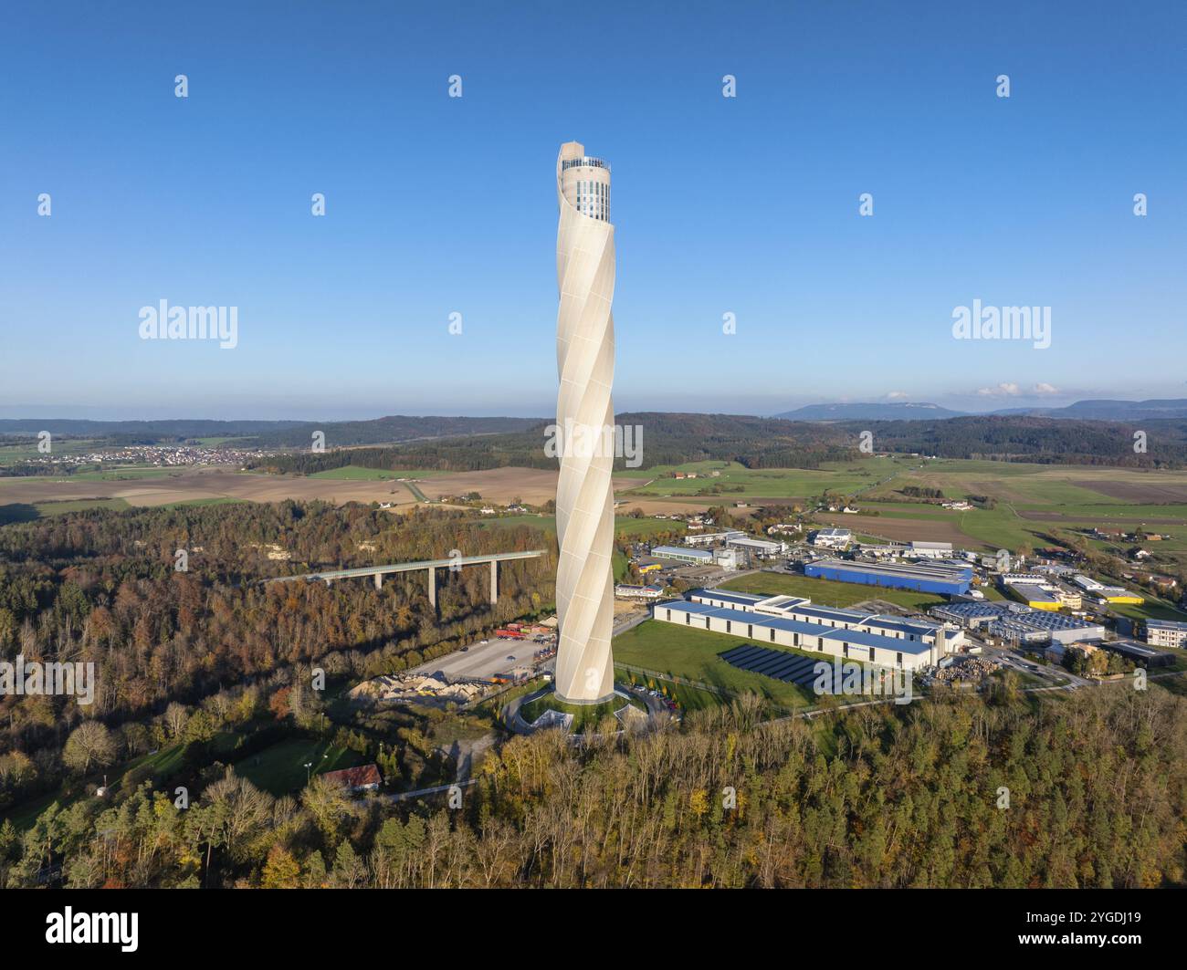 Vue aérienne, panorama depuis la tour d'essai TK-Elevator de 246 mètres de haut de ThyssenKrupp AG, tour d'essai pour ascenseurs express et à grande vitesse. L'Allemagne est h Banque D'Images