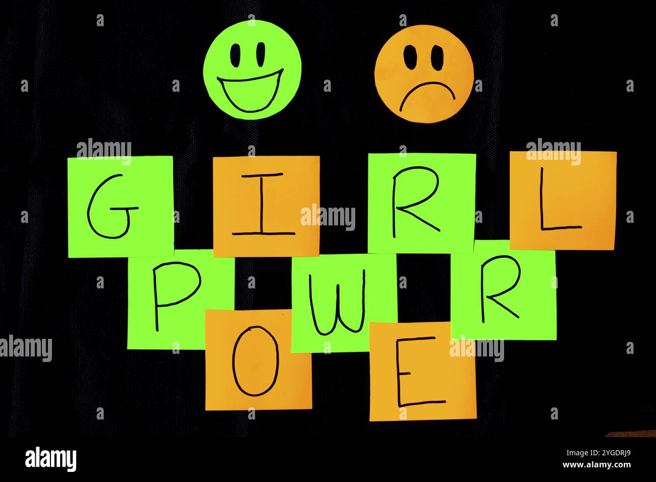 Femmes au pouvoir texte. Women to Power, texte sur fond noir, Design of Women to Power sur fond noir Banque D'Images