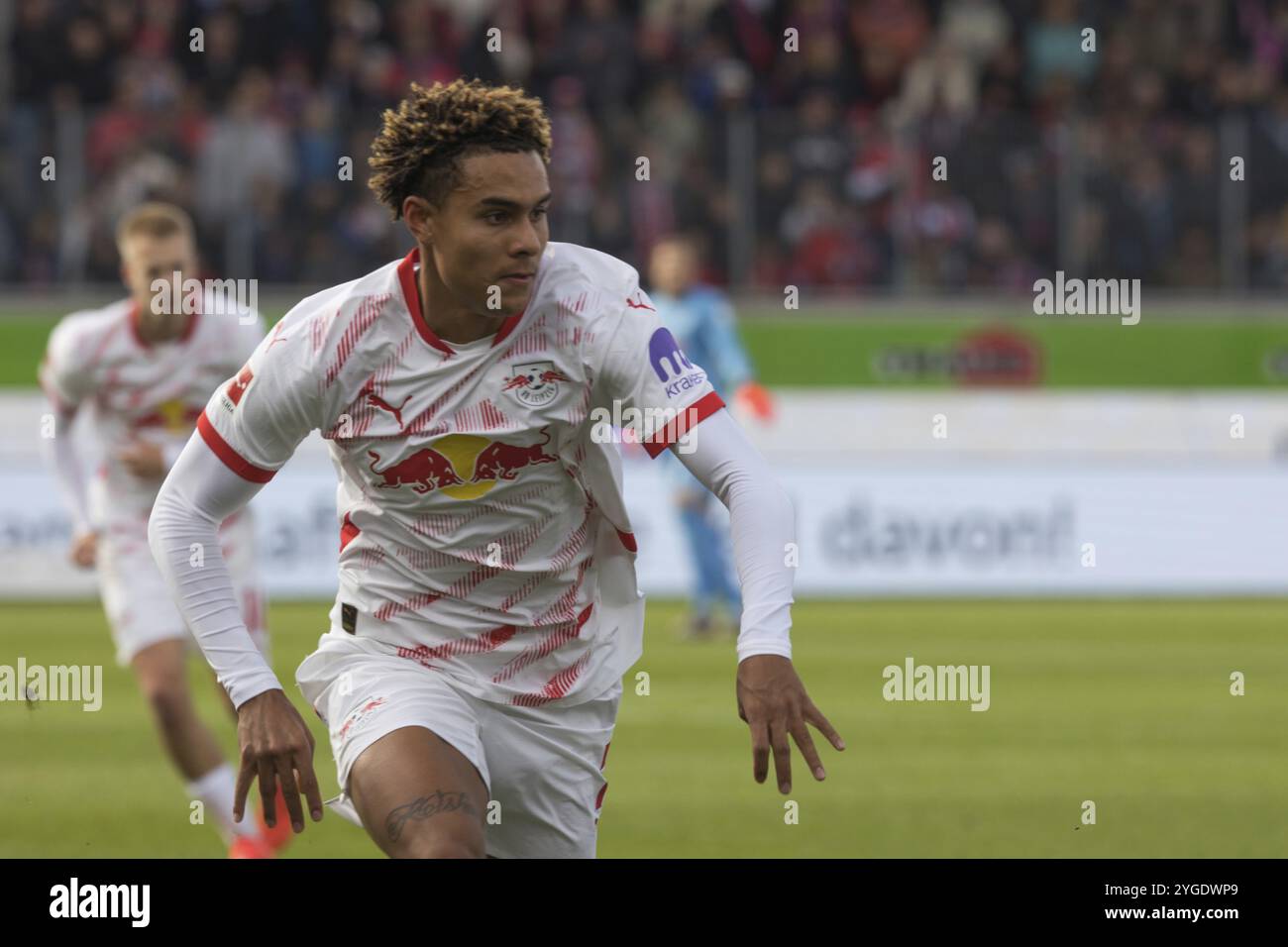 Match de football, Antonio NUSA RB Leipzig se concentre sur le sprint, stade de football Voith-Arena, Heidenheim Banque D'Images