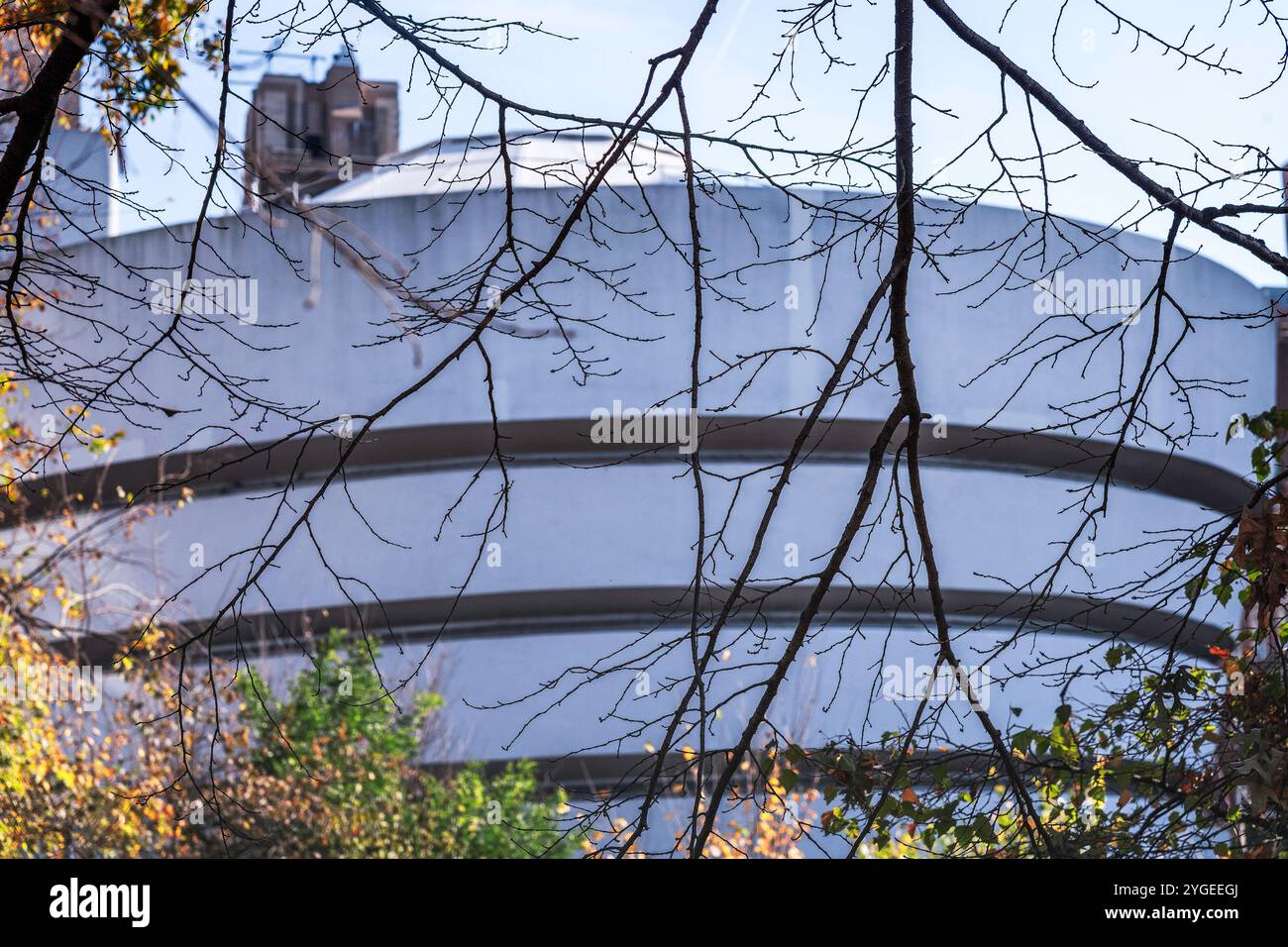 New York, New York, États-Unis – 30 octobre 2024 : extérieur du musée Solomon R. Guggenheim sur la Cinquième Avenue de Manhattan à New York, New York, États-Unis. Banque D'Images