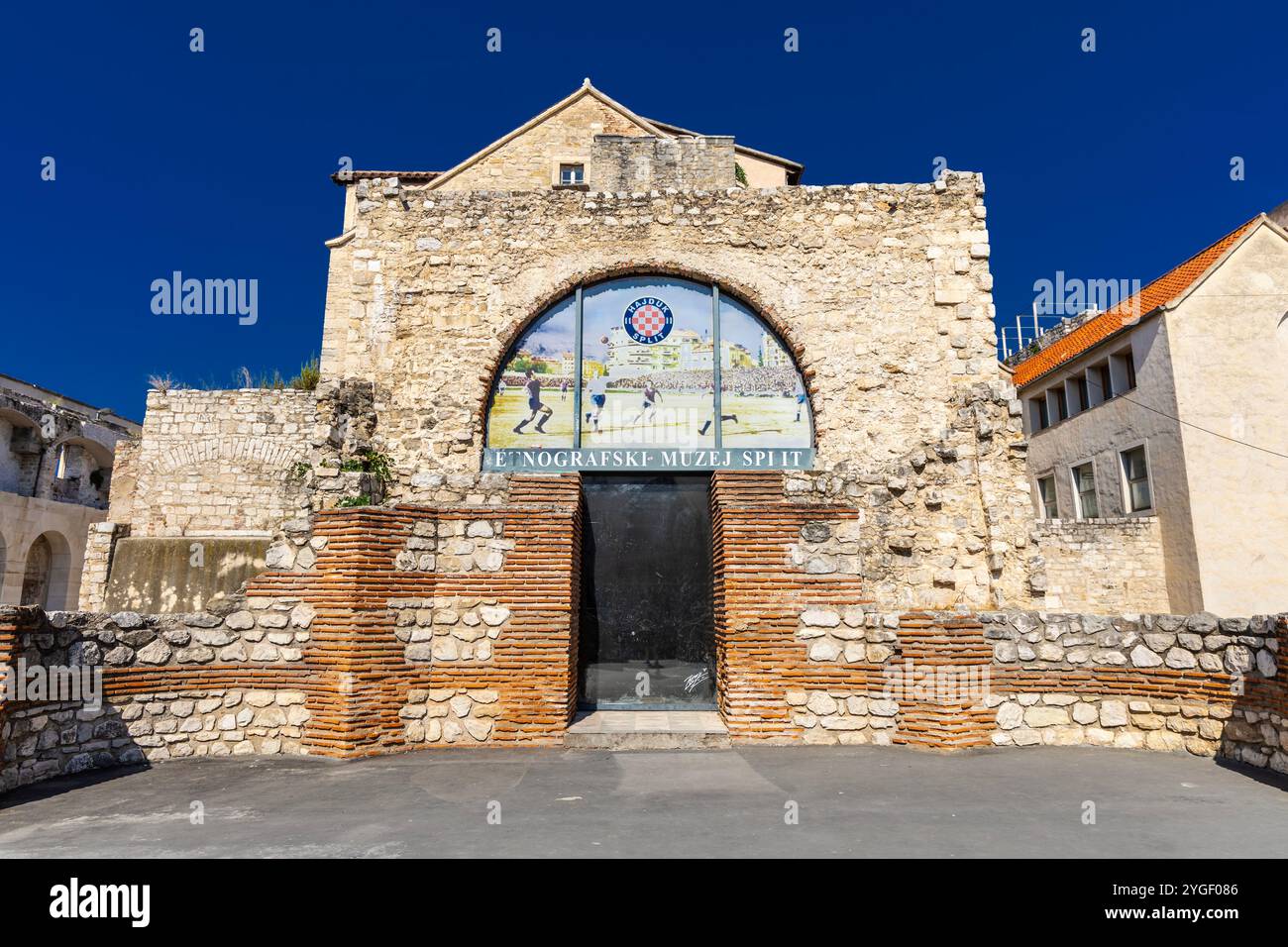 Extérieur du Musée ethnographique de Split dans un ancien complexe résidentiel du Palais de Dioclétien, Split, Croatie Banque D'Images