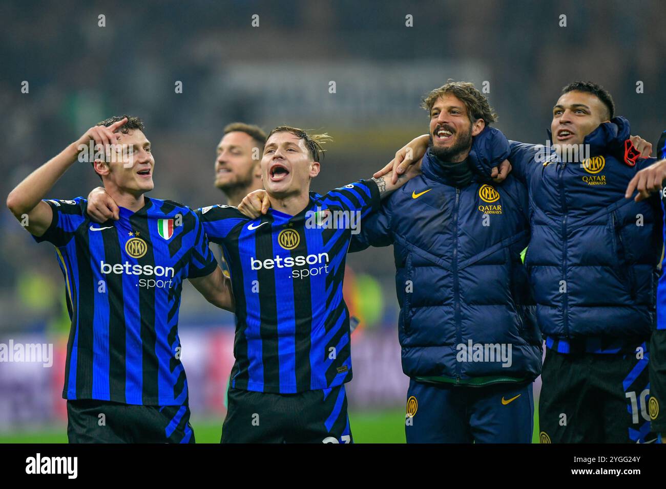 Milan, Italie. 06 novembre 2024. Les joueurs de l'Inter célèbrent leur victoire, lors du match de l'UEFA Champions League 2024/2025, entre l'Inter et l'Arsenal FC au stade Giuseppe Meazza. Score final : Inter 1 : 0 Arsenal FC. (Photo de Tommaso Fimiano/SOPA images/SIPA USA) crédit : SIPA USA/Alamy Live News Banque D'Images