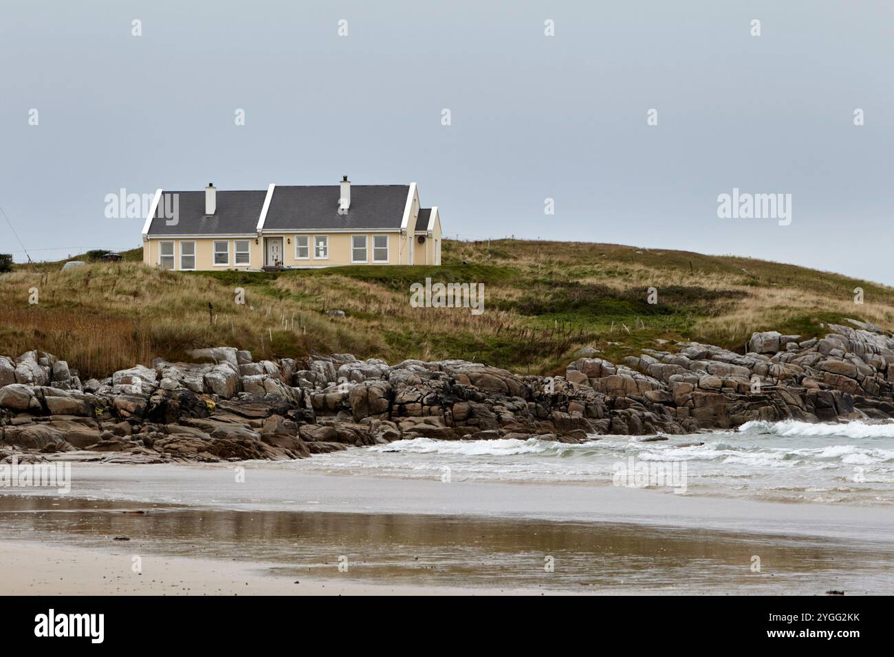 grand bungalow maison lointaine maison propriété sur ballyhiernan bay white shore beach, comté de donegal, république d'irlande Banque D'Images
