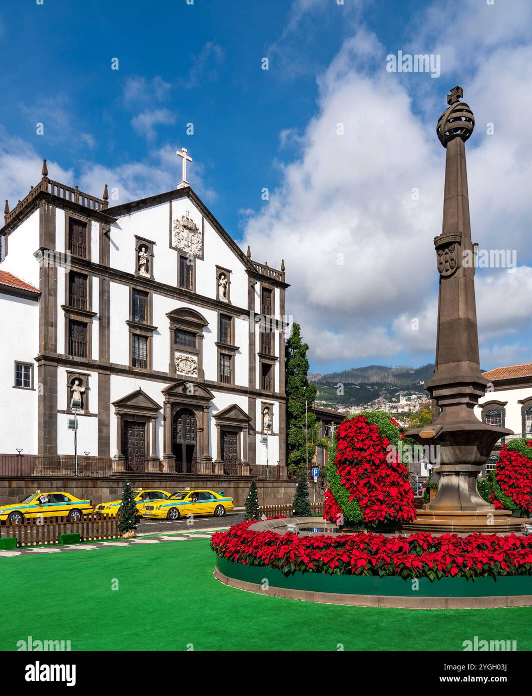 Funchal, l'Igreja de São João Evangelista do Colégio sur la Praça do Município, est l'église jésuite de l'école jésuite locale. Son saint patron est préparé Banque D'Images