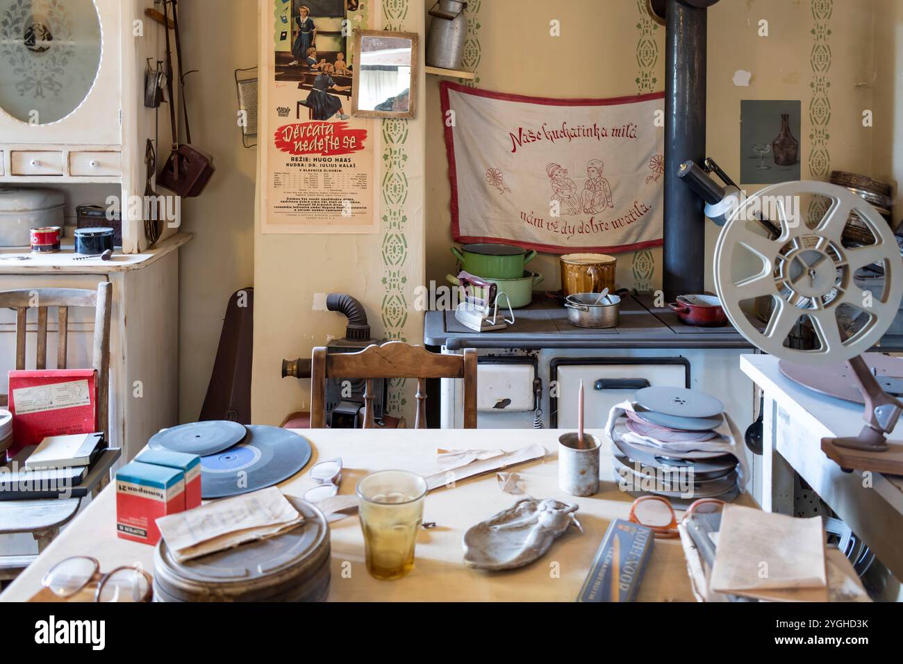 Maison n°12, historien du cinéma et collectionneur Josef Kazda a caché des copies de films tchécoslovaques que les nazis avaient destinés à la liquidation. La ruelle dorée, Banque D'Images