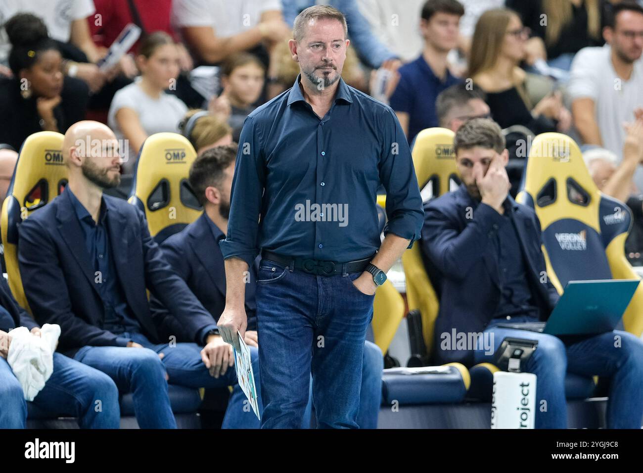 Alberto Giuliani entraîneur-chef de Valsa Group Modena lors du match entre Rana Verona et Valsa Group Modena, saison régulière de la SuperLega italienne Banque D'Images