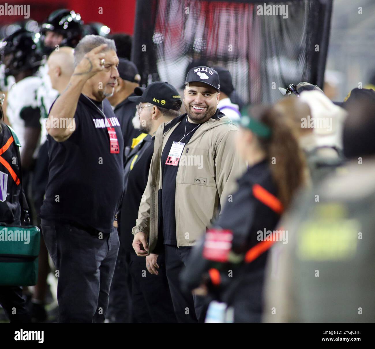 2 novembre 2024 - le comédien Tumua Tuinei sur la touche lors d'un match entre les Bulldogs de Fresno State et les Rainbow Warriors d'Hawaï au stade Valley Children's Stadium à Fresno, CA - Michael Sullivan/CSM Banque D'Images