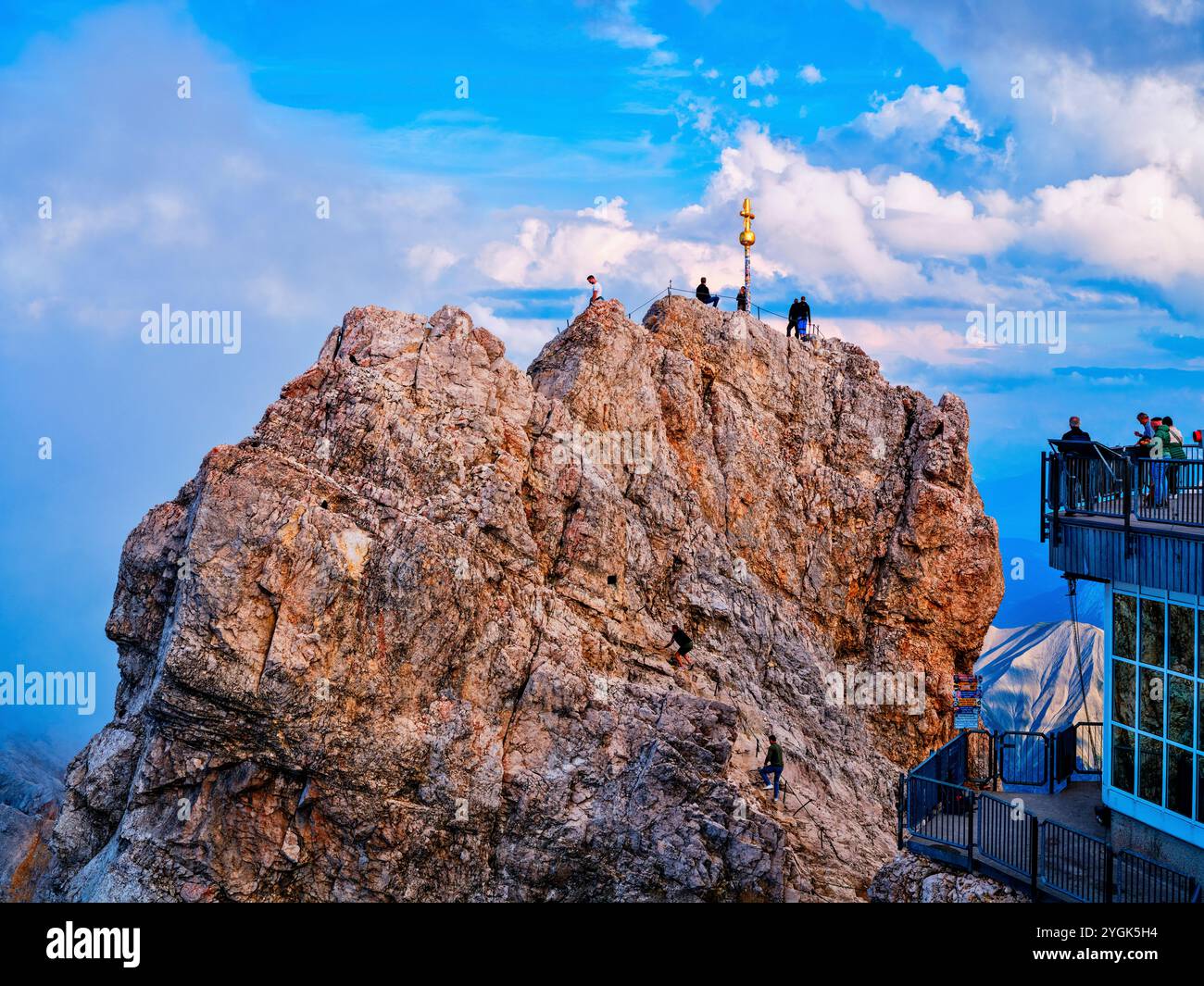 Au crépuscule sur la Zugspitze Banque D'Images