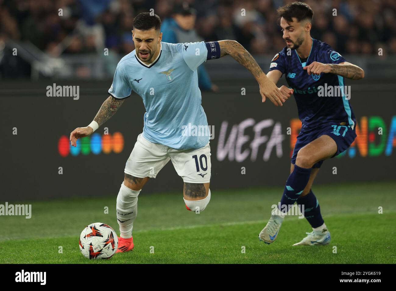 Rome, Italie 07.11.2024 : Mattia Zaccagni du lazio, fabio Vieira du Porto lors de l'UEFA Europa League 2024-2025, jour 4, match de football entre les SS Laz Banque D'Images