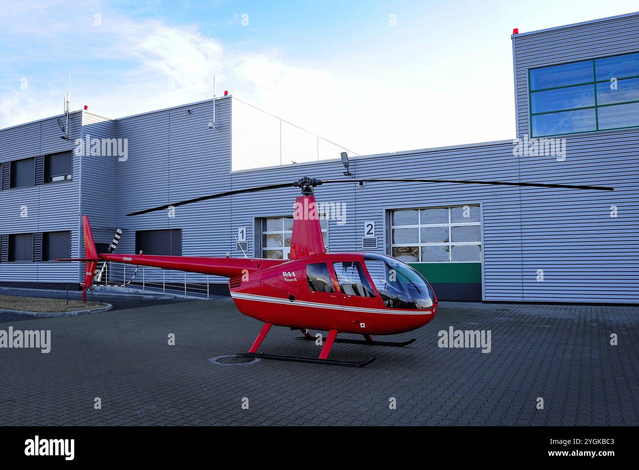 Robinson R44, hélicoptère, transport aérien, rouge, navigation, cockpit, pilote, Robinson Helicopter Company, Robinson Raven R44, Robinson R44 Banque D'Images