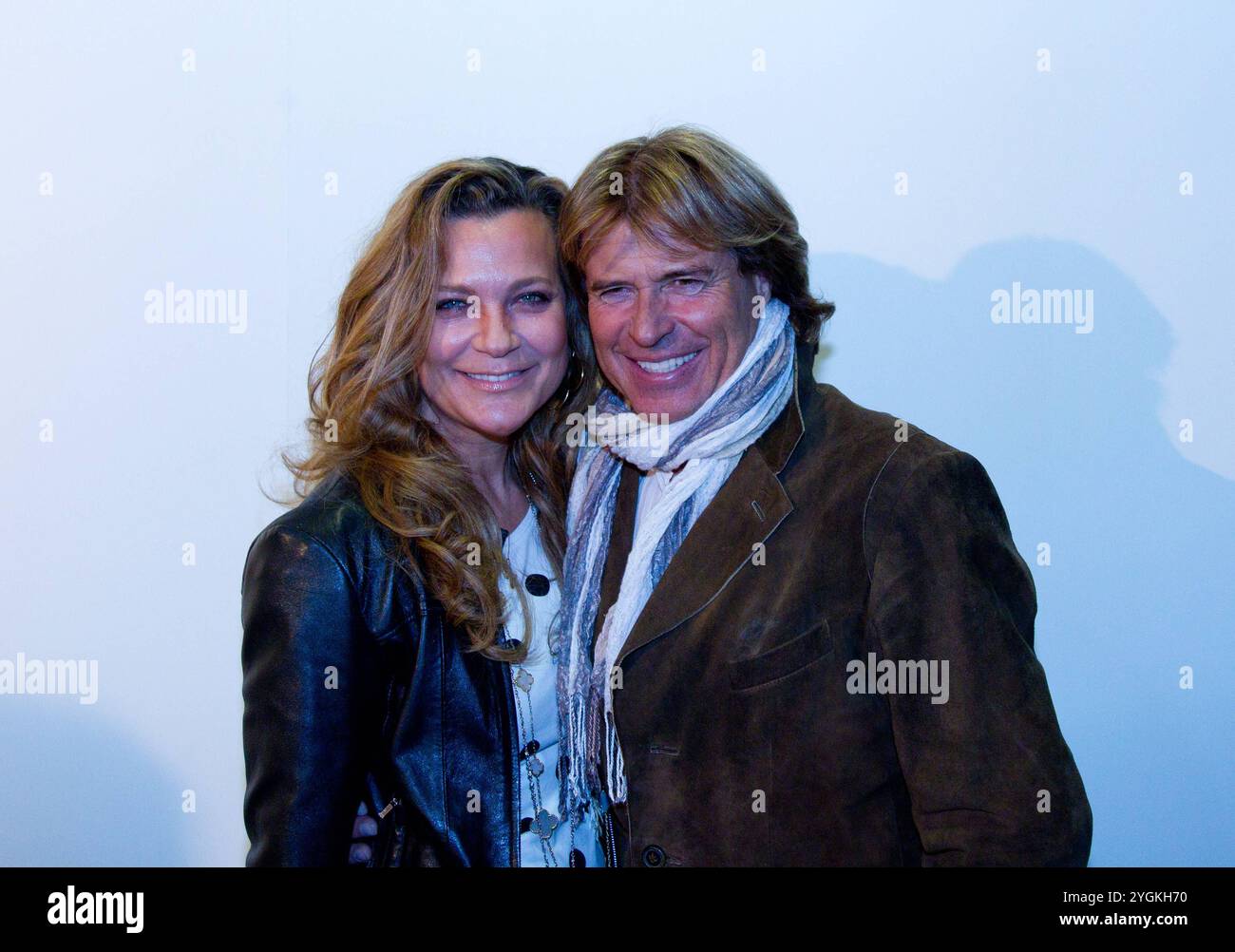 Saenger Hansi Hinterseer mit Ehefrau Romana AUT - ARD Liveshow Das Winterfest der fliegenden Stars 2012 aus der Erdgas Arena Riesa *** chanteur Hansi Hinterseer avec sa femme Romana AUT ARD live show Das Winterfest der fliegenden Stars 2012 de l'Erdgas Arena Riesa Banque D'Images