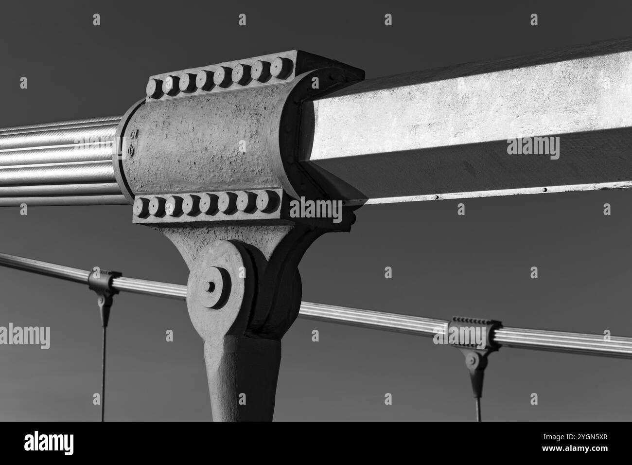 Pont Friedrich Ebert, câble suspendu avec poutre de chaussée, pont du Rhin à partir de 1954, Duisbourg, Rhénanie du Nord-Westphalie, Allemagne, Europe Banque D'Images