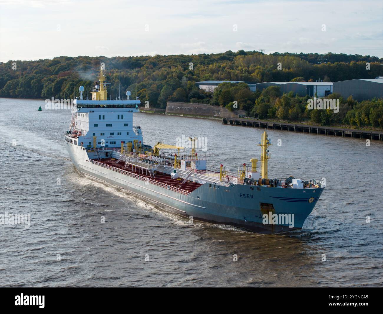 Navire-citerne Eken Chemical Oil Products naviguant sur la rivière Mersey près de Liverpool Banque D'Images