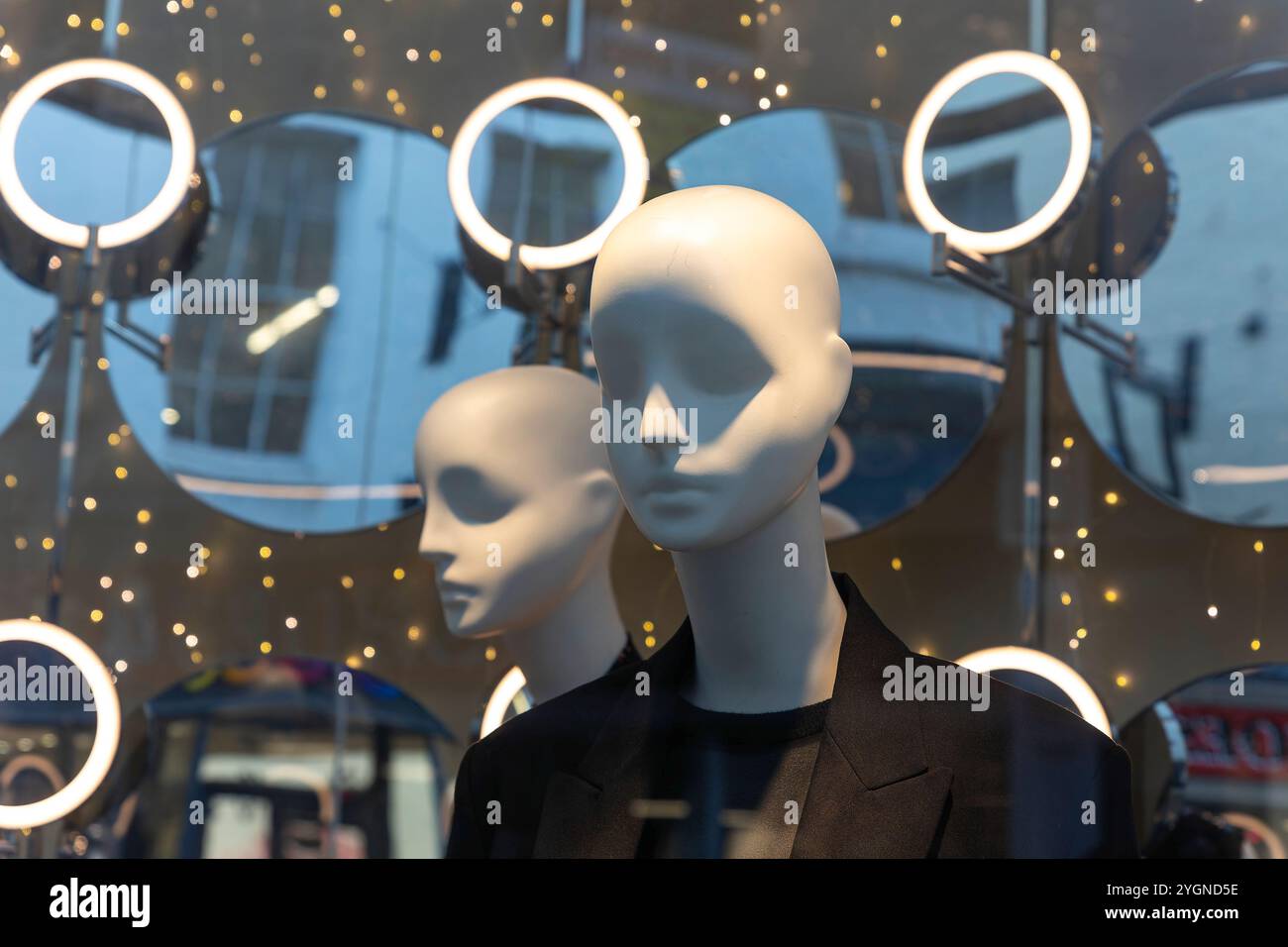Mannequins dans une vitrine, York Banque D'Images