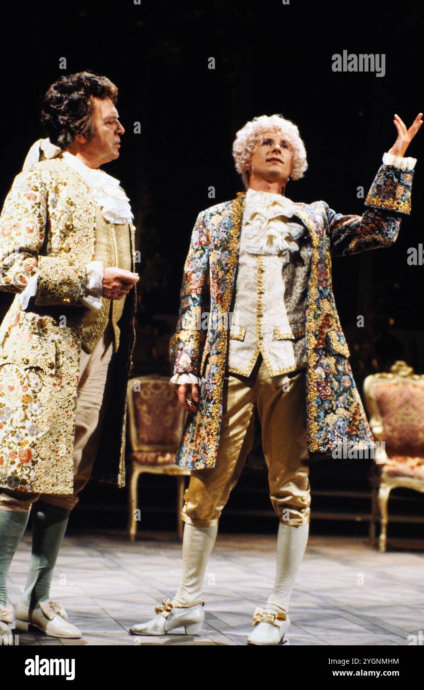 Amadeus, Schauspiel in zwei Akten von Peter Shaffer, deutsche Fassung : Nina Adler, Deutschsprachige Erst-Aufführung in Hamburg, 1981, Bild : Will Quadflieg als Salieri, Peter Faerber als Mozart Banque D'Images