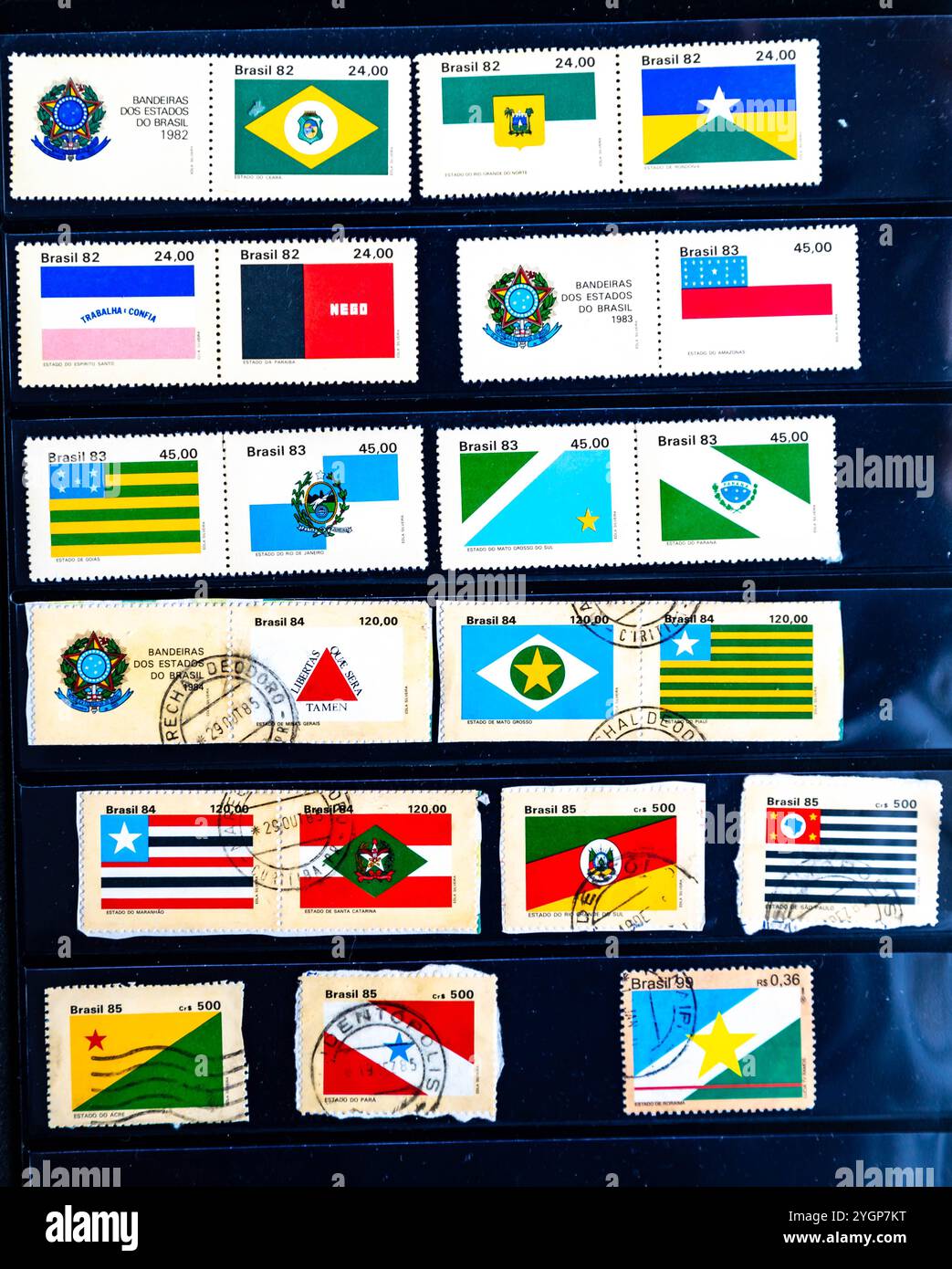 Collection de timbres postaux du bureau de poste brésilien. Rares et vieux timbres Vintage. Drapeaux des États Banque D'Images