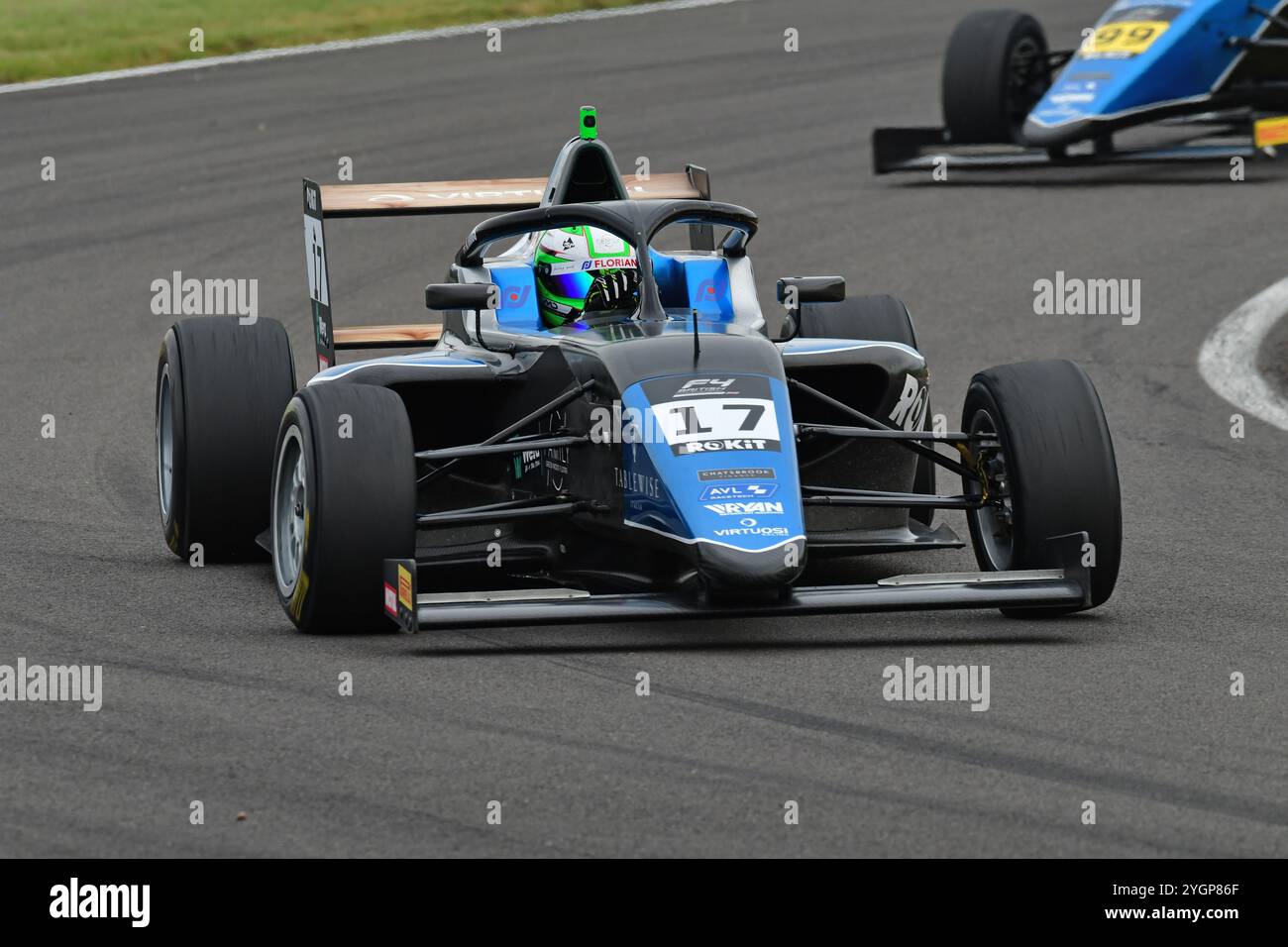 Maxwell Dodds, Virtuosi Racing, ROKiT F4 British Championship, certifié par la FIA, trois courses de vingt minutes sur le Donington Grand Banque D'Images