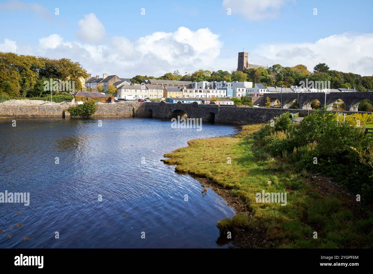 newport et pont sur la rivière newport, comté de mayo, république d'irlande Banque D'Images