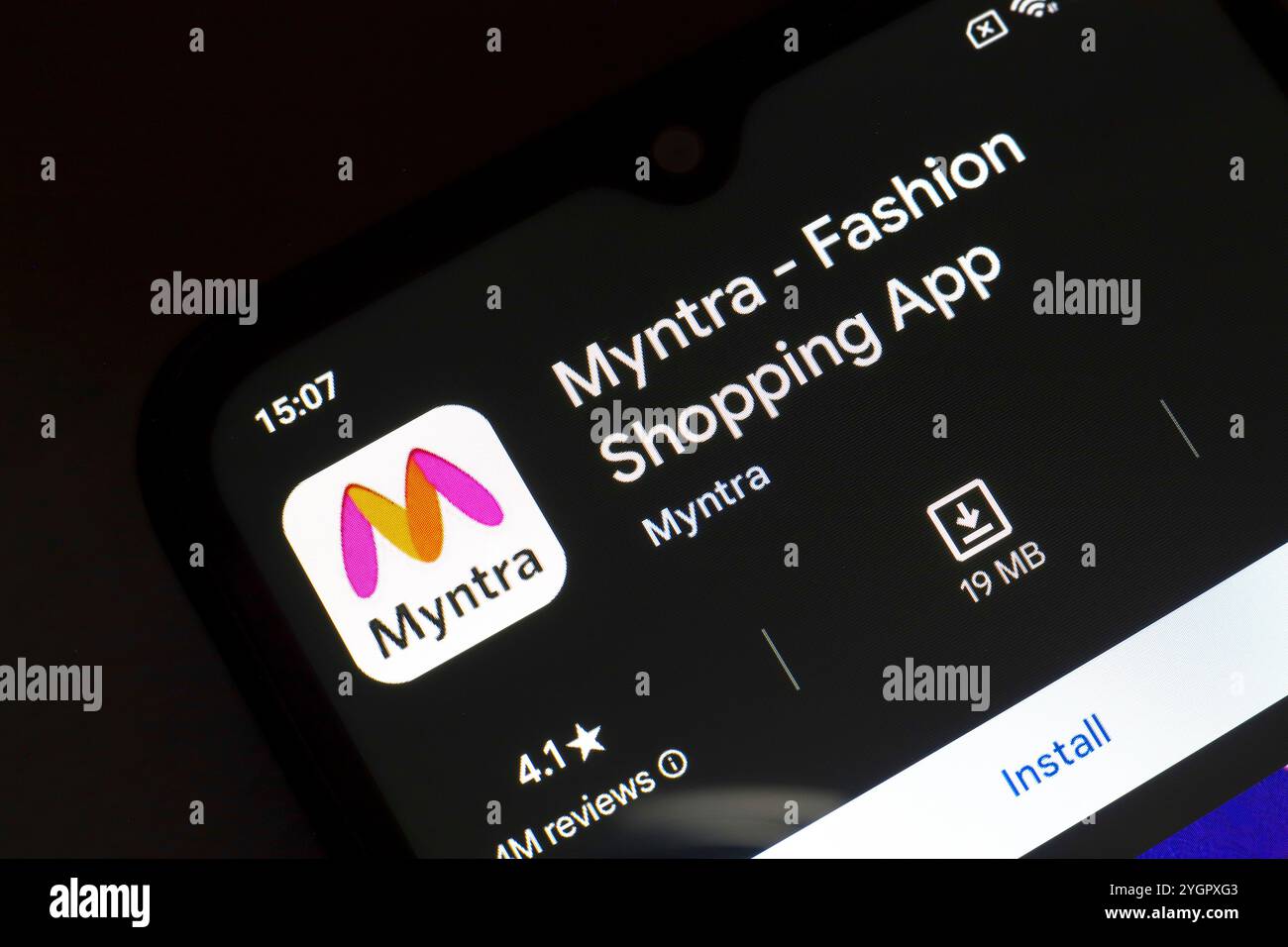 8 novembre 2024, Brésil. Dans cette illustration photo, le logo de l'application Myntra - Fashion Shopping est affiché sur l'écran d'un smartphone. Banque D'Images