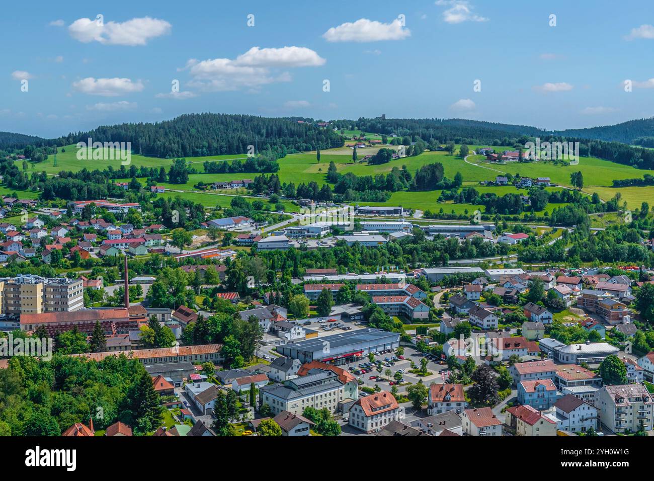 Vue sur la station thermale climatique de Regen sur la pluie noire dans la forêt bavaroise Banque D'Images