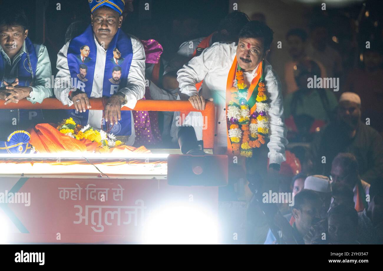 Mumbai, Inde. 08 novembre 2024. MUMBAI, INDE - 8 NOVEMBRE : rassemblement électoral du candidat du BJP Atul Bhatkhalkar à Pathan Wadi, Kandivali, le 8 novembre 2024 à Mumbai, Inde. (Photo de Satish Bate/Hindustan Times/Sipa USA) crédit : Sipa US/Alamy Live News Banque D'Images