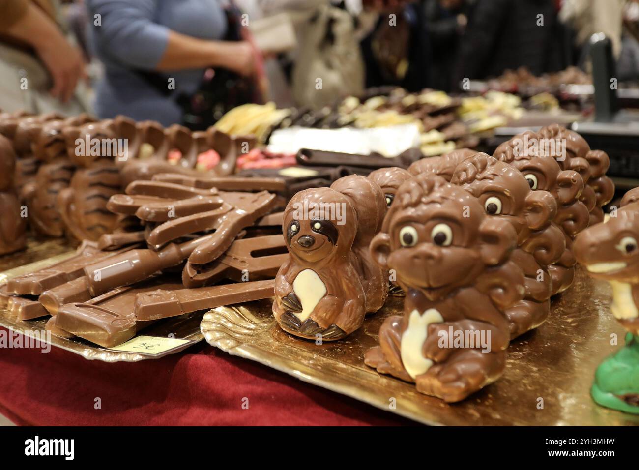 Rijeka, Croatie. 09 novembre 2024. De nombreux visiteurs ont visité la Fête du chocolat le 9 novembre 2024 à Opatija, Croatie. La Foire magique du chocolat au Centre Gervais a réuni les meilleures marques de chocolat nationales et internationales et présenté des délices chocolatés uniques. Les visiteurs se voient offrir un riche programme d’ateliers intéressants, d’expositions, de conférences, ainsi que la création d’incroyables sculptures en chocolat. La fête du chocolat peut être visitée jusqu'au 10 novembre 2024. Photo : Goran Kovacic/PIXSELL crédit : Pixsell/Alamy Live News Banque D'Images Rijeka, Croatie. 09 novembre 2024. De nombreux visiteurs ont visité la Fête du chocolat le 9 novembre 2024 à Opatija, Croatie. La Foire magique du chocolat au Centre Gervais a réuni les meilleures marques de chocolat nationales et internationales et présenté des délices chocolatés uniques. Les visiteurs se voient offrir un riche programme d’ateliers intéressants, d’expositions, de conférences, ainsi que la création d’incroyables sculptures en chocolat. La fête du chocolat peut être visitée jusqu'au 10 novembre 2024. Photo : Goran Kovacic/PIXSELL crédit : Pixsell/Alamy Live News Banque D'Images