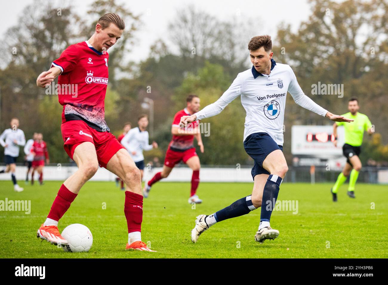 HEEMSTEDE, 09-11-2024, Sportcomplex RCH, Betnation Divisie, Dutch Tweede Divisie Football, saison 2024 / 2025. Match entre Koninklijke HFC - Quick Boys. Joueur de Quick Boys Milan Zonneveld et joueur de HFC Gerry Vlak. Banque D'Images