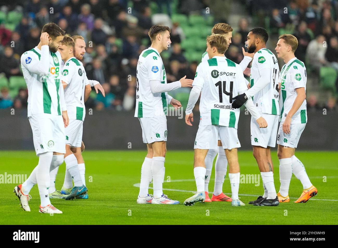 GRONINGEN, 09-11-2024, stade Euroborg, saison 2024/2025, match de football néerlandais Eredivisie entre le FC Groningen et le Sparta. Équipe du FC Groningen crédit : Pro Shots/Alamy Live News Banque D'Images